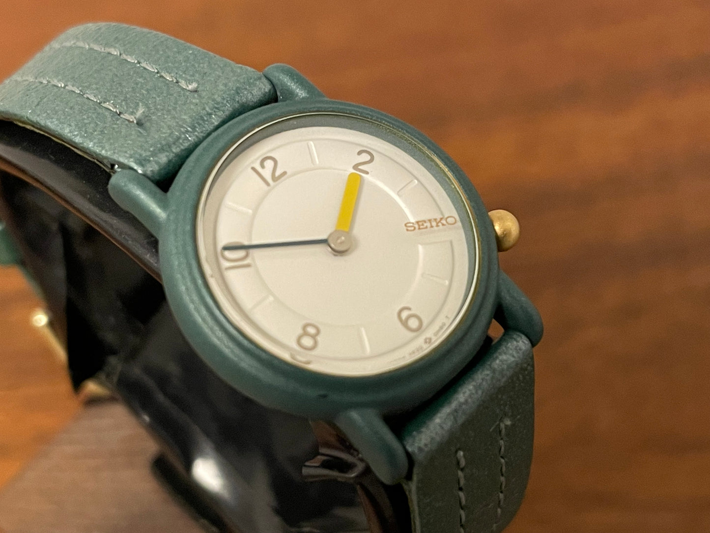 (1996) Seiko 2P20-0B3A Quartz - green case and strap - small size (NOS)