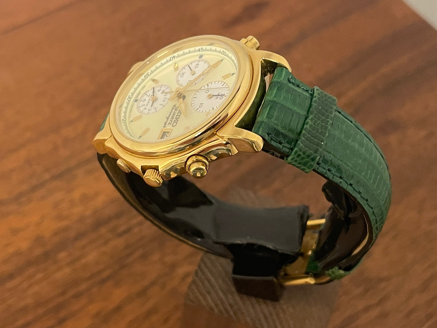 (1993) Seiko 7T32-6F70 Quartz chronograph - gold case, full lume dial w/ gold markers (NOS)