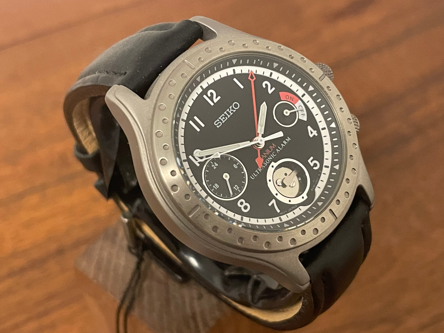 (1997) Seiko 8V36-0010 Titanium Ultrasonic Alarm - black dial (NOS)