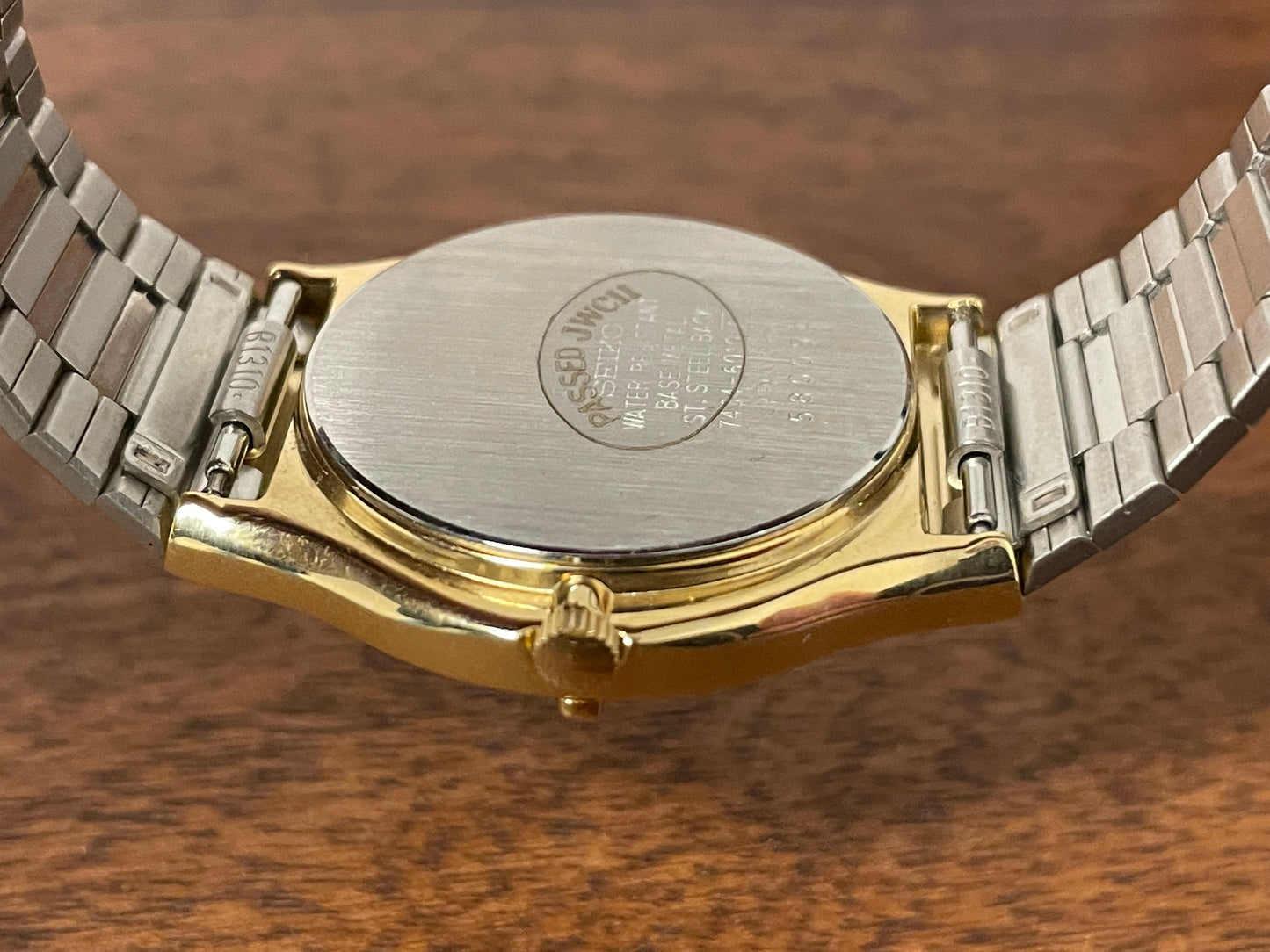 (1985) Seiko 7434-6010 gold colored dress watch with moon phase (NOS)
