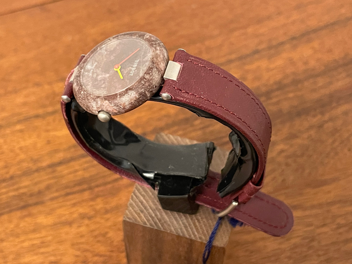 (1980s) Tissot RockWatch R150 burgundy granite - mid size model (NOS)