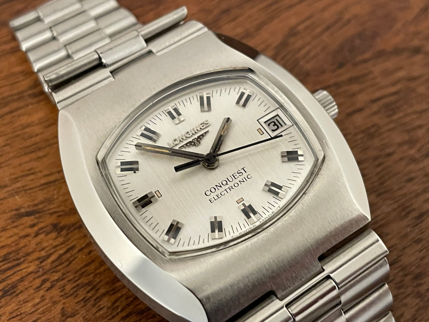 (1970s) Longines Conquest Electronic /w unmarked movement cal. 9154 - silver brushed dial (serviced)