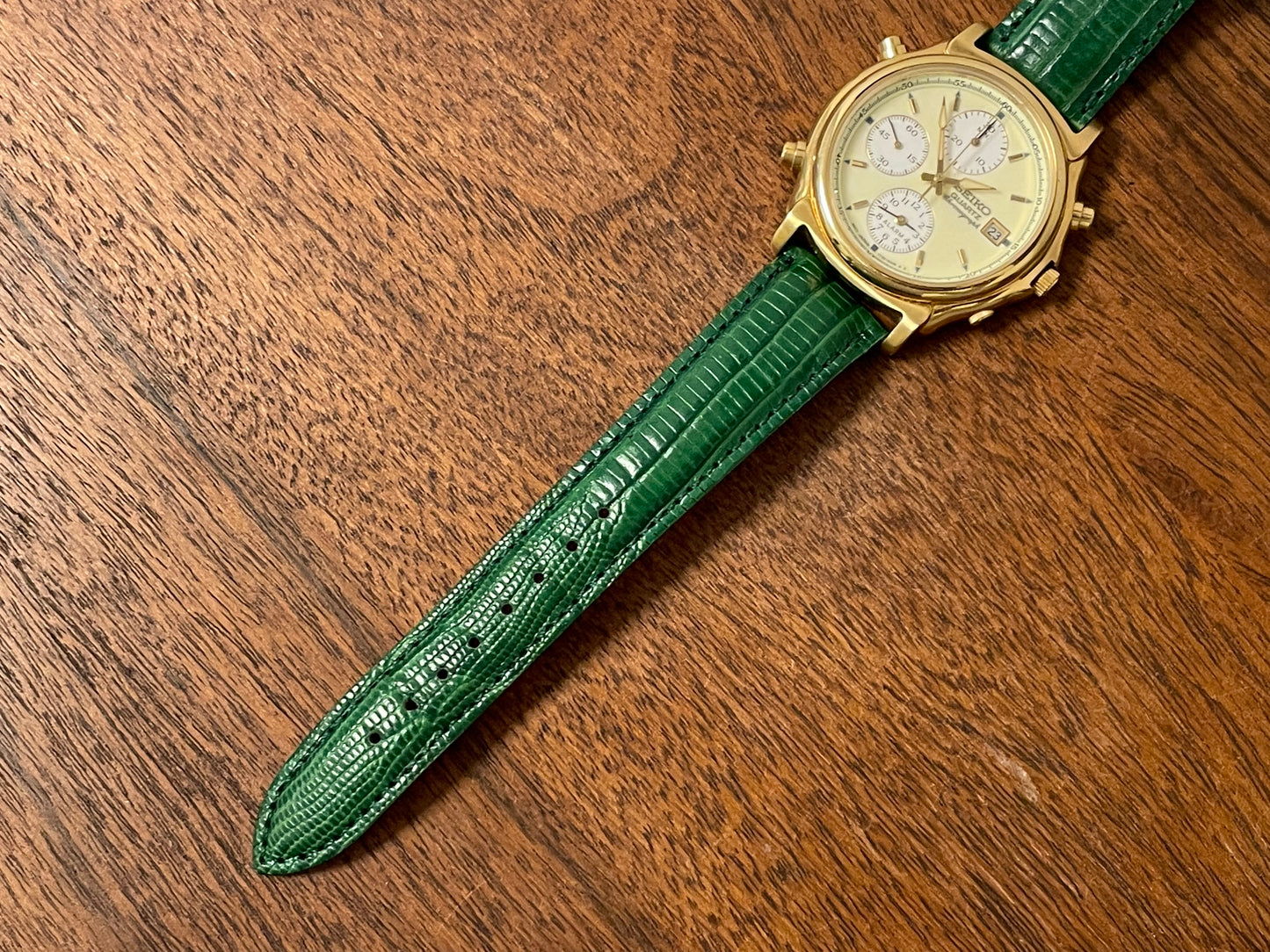 (1993) Seiko 7T32-6F70 Quartz chronograph - gold case, full lume dial w/ gold markers (NOS)