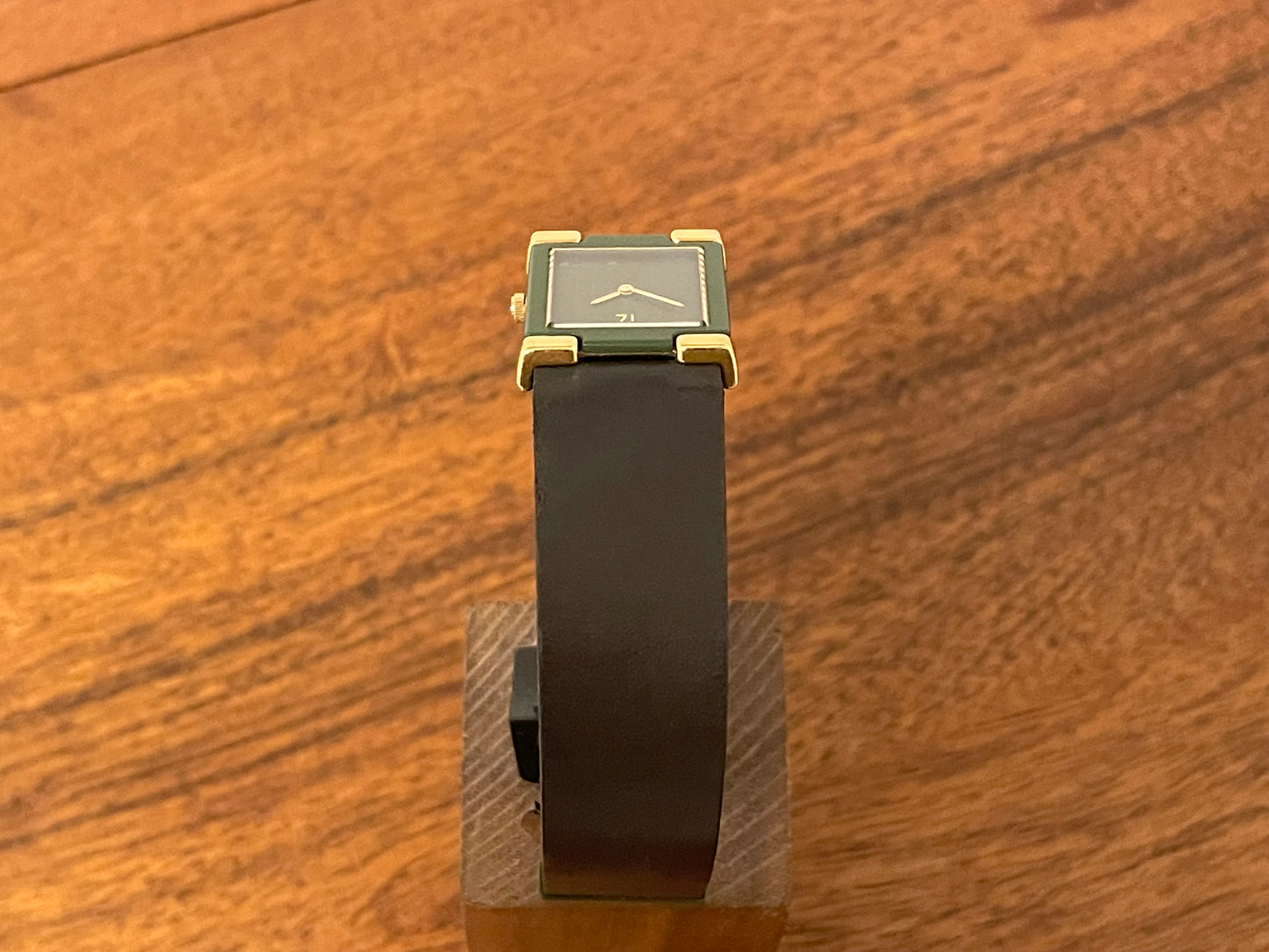 (1995) Seiko 2P20-5D00 Quartz "Tank" dress watch - moss green dial w/ grid pattern - small size (NOS)