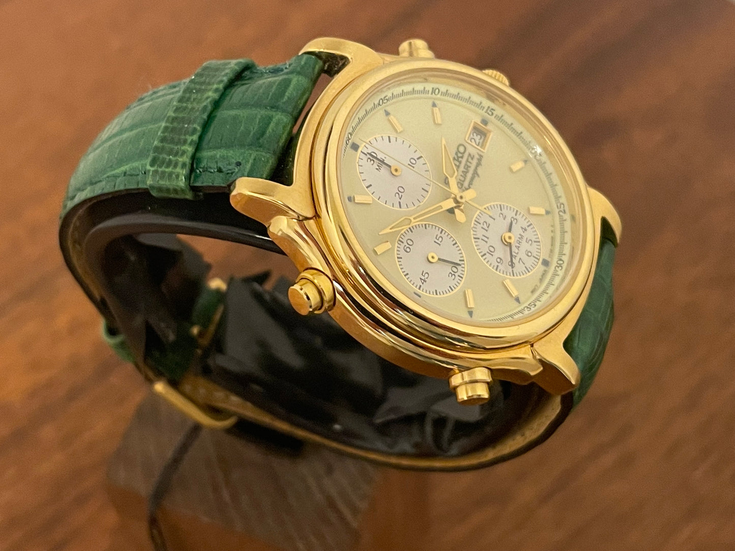 (1993) Seiko 7T32-6F70 Quartz chronograph - gold case, full lume dial w/ gold markers (NOS)