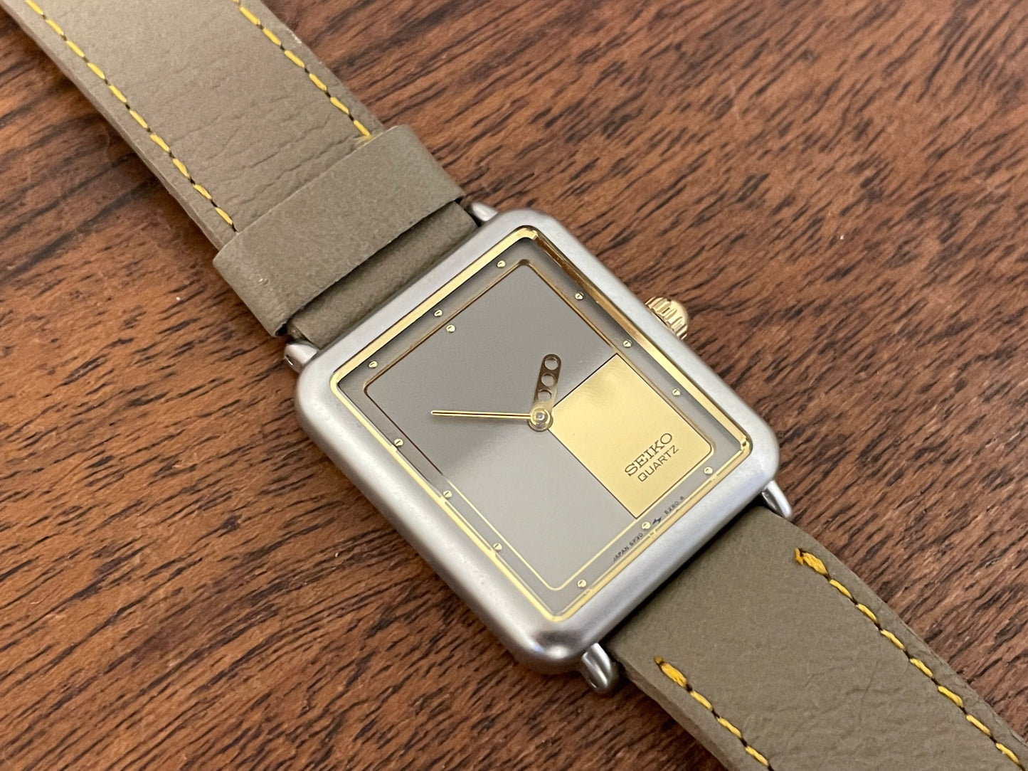 (1996) Seiko 5P30-5220 Quartz "Tank" dress watch - grey dial w/ gold square box (NOS)