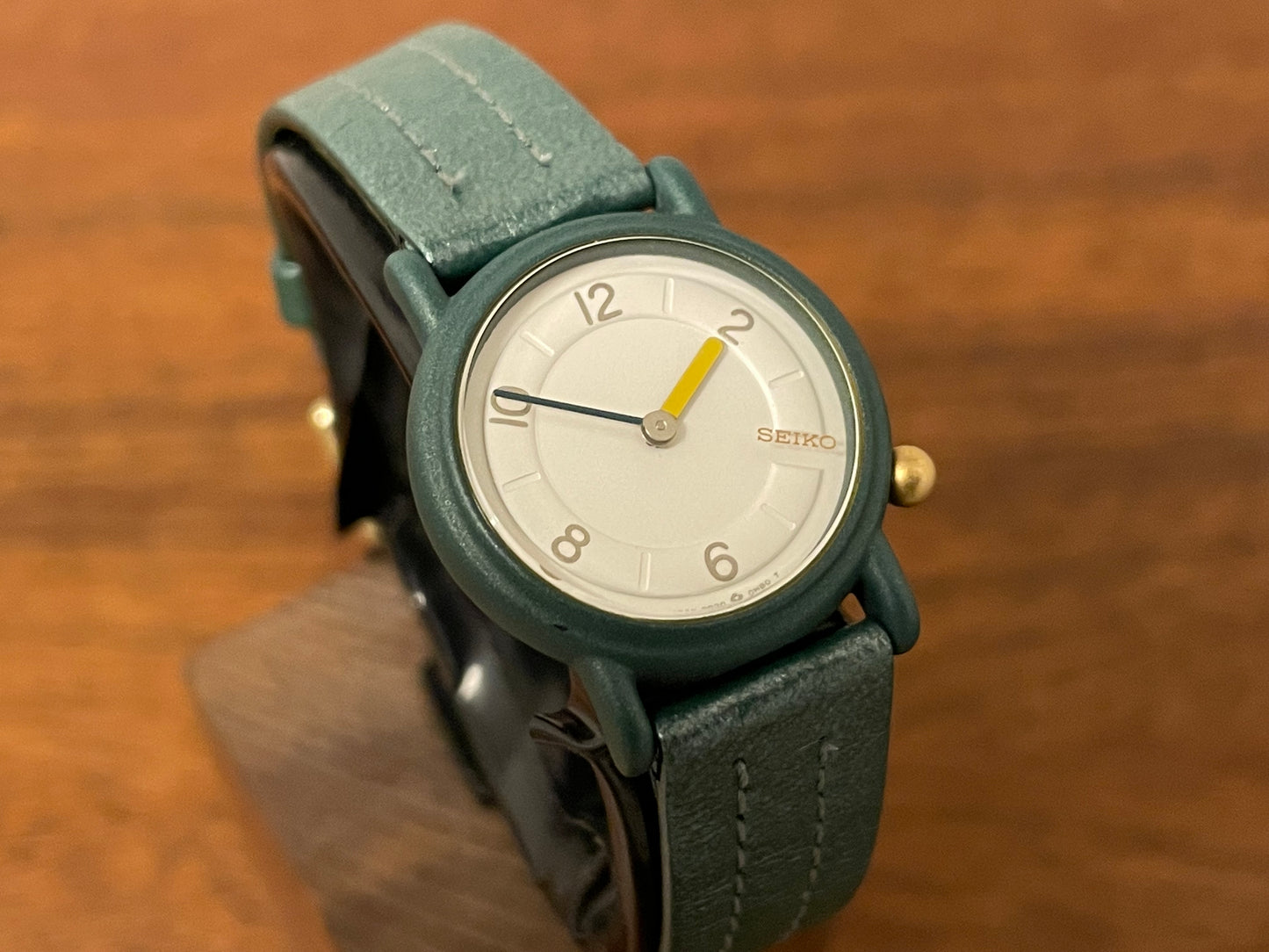 (1996) Seiko 2P20-0B3A Quartz - green case and strap - small size (NOS)