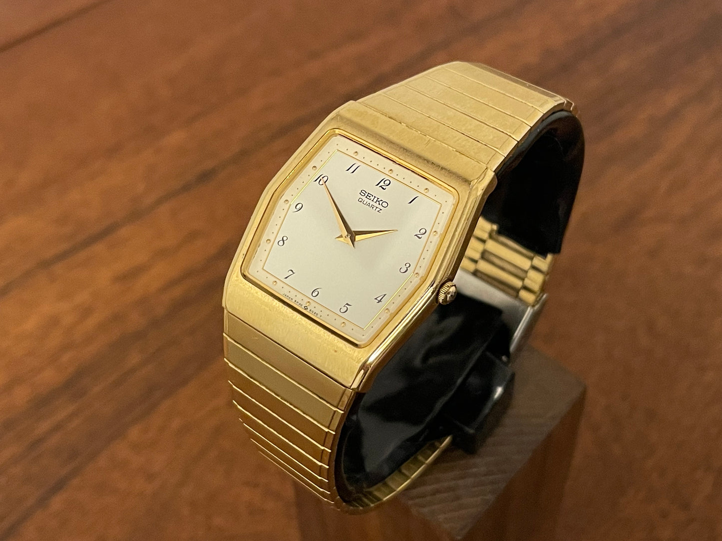 (1996) Seiko 5P30-5F30 gold colored hexagon case dress watch