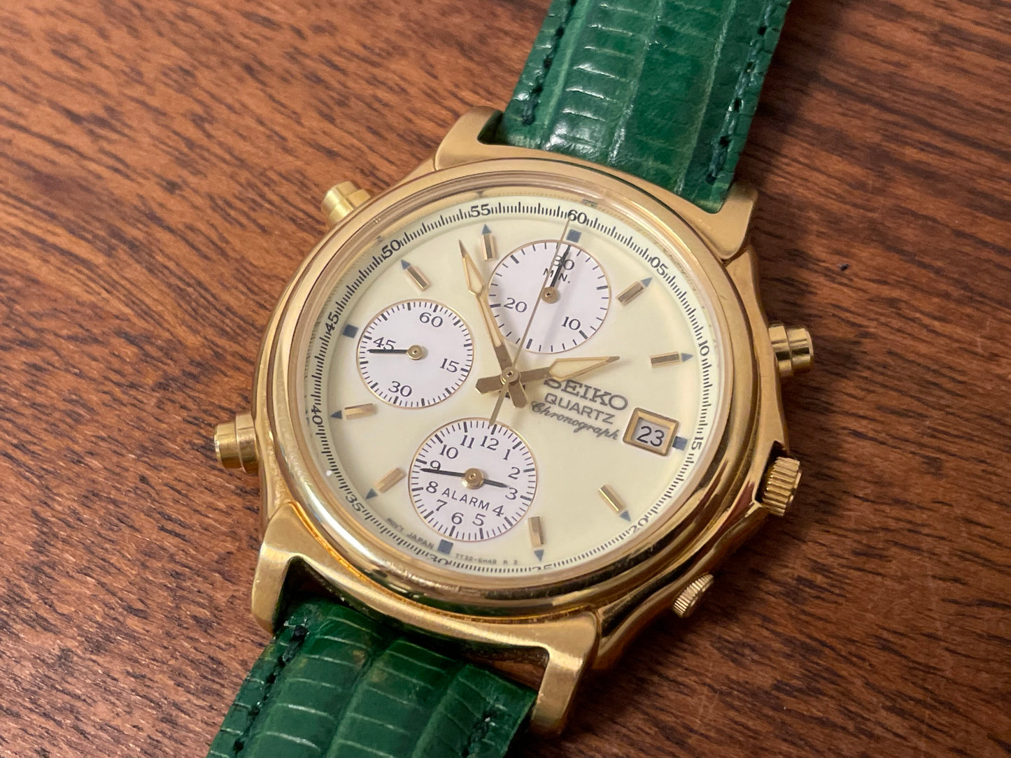 (1993) Seiko 7T32-6F70 Quartz chronograph - gold case, full lume dial w/ gold markers (NOS)