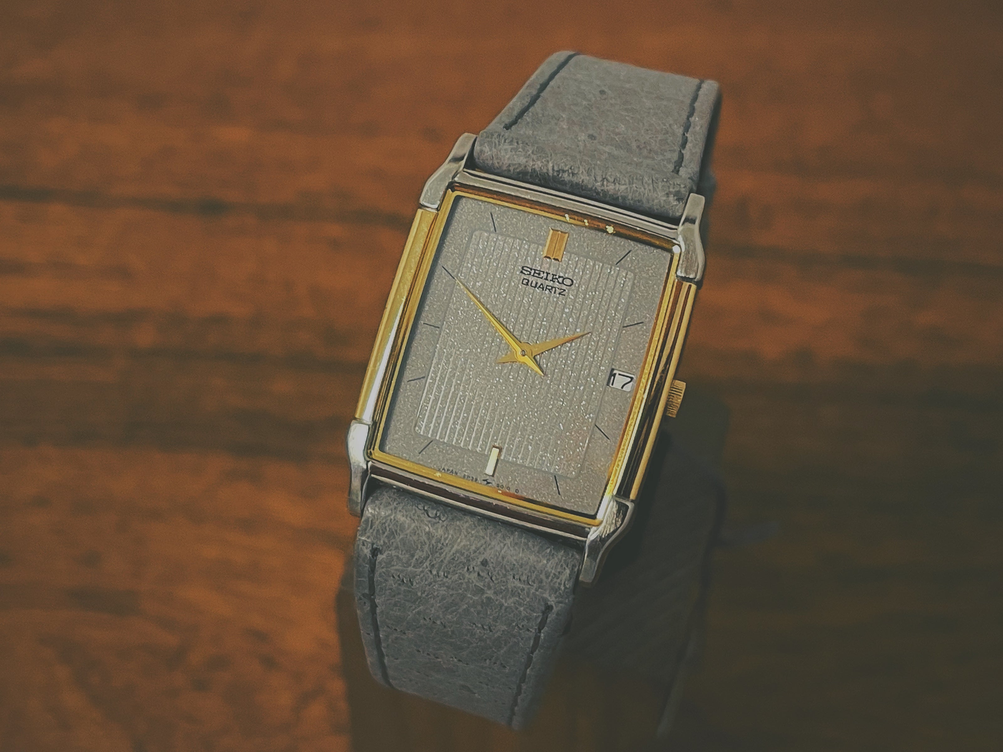 Vintage Seiko Tank ref. 5P39-5000 with diamond dust dial