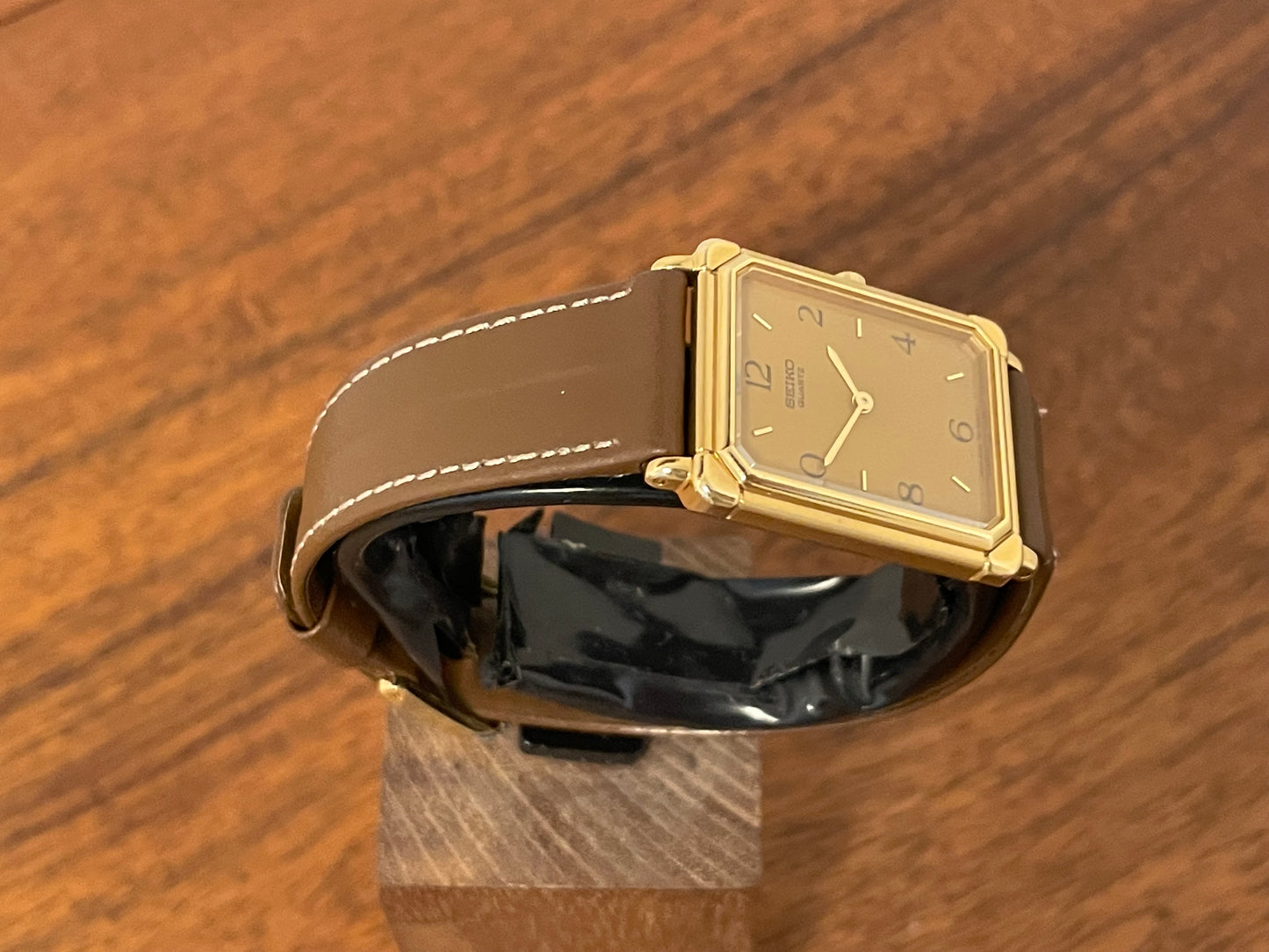 (1996) Seiko 5P30-5140 Quartz "Tank" dress watch - caramel dial w/ gold numerals/markers (NOS)