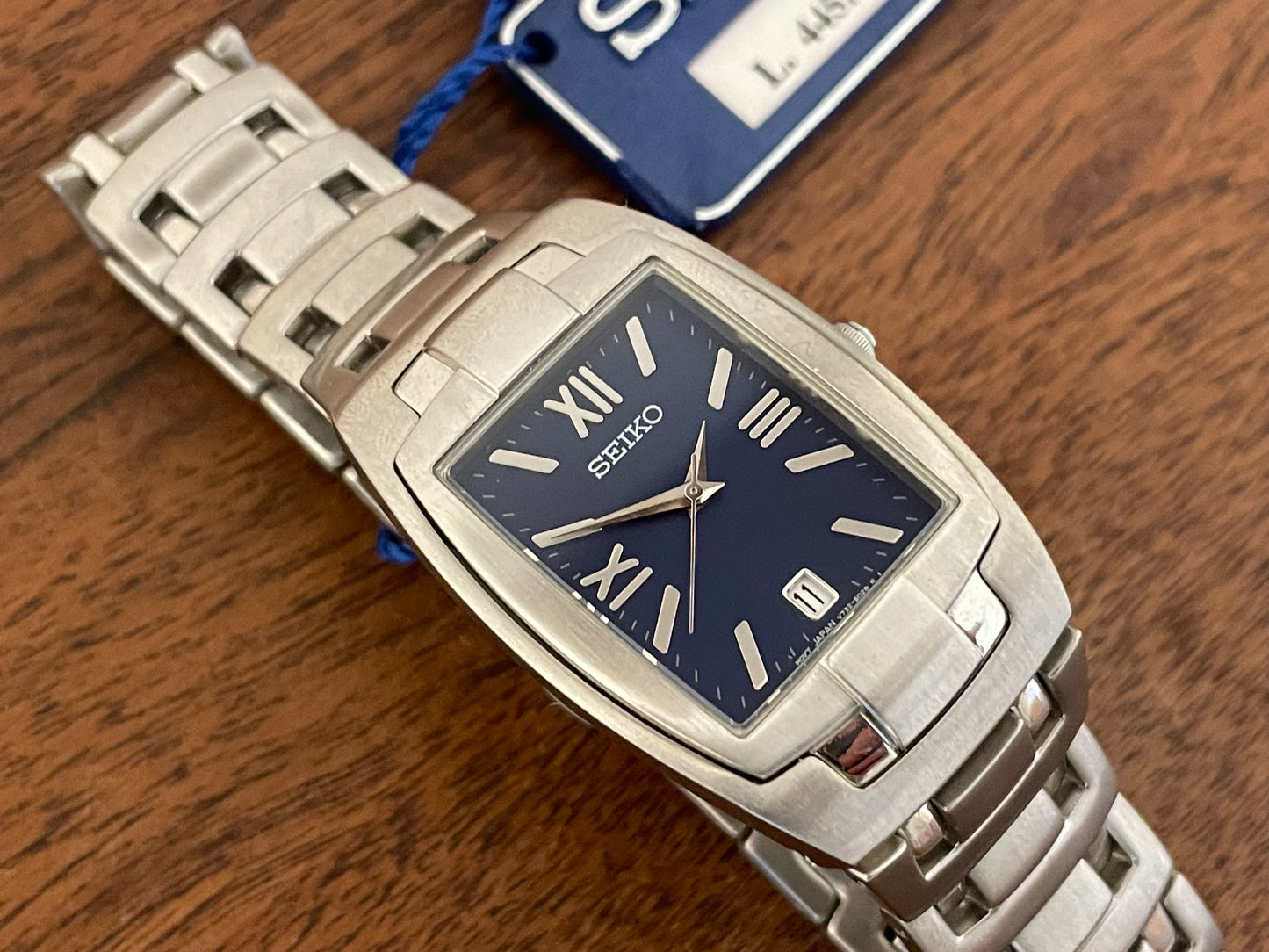 (1999) Seiko V732-5B70 "Tank" - integrated bracelet - blue sunburst dial w/ Roman numerals (NOS)