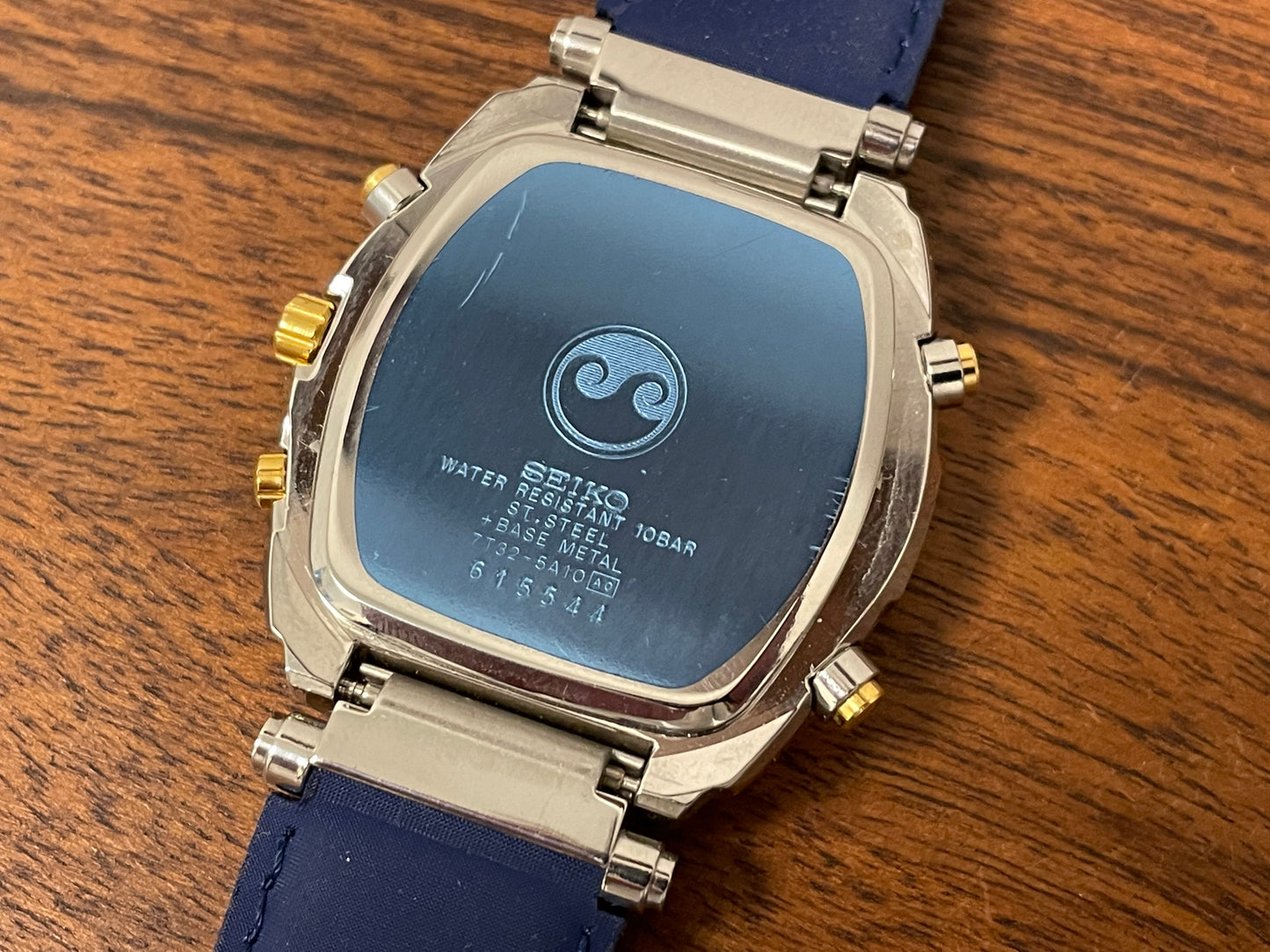 (1996) Seiko 7T32-5A10 chronograph SQ100 - bi-color square case - silver wave pattern dial (NOS)