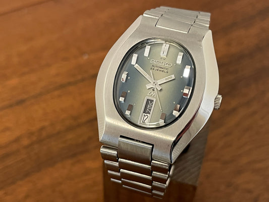Seiko LM "Lord Matic" 5606-5100 - green gradient dial front view