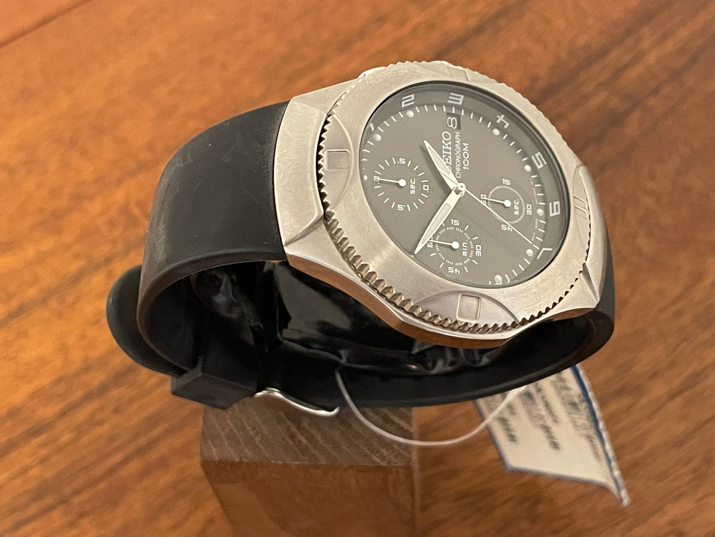 (2001) Seiko V657-0C90 Chronograph 100m on rubber strap - dark grey sunburst dial (NOS)
