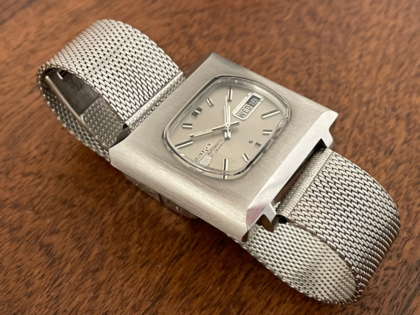 (1972) Seiko 5 Automatic 6119-5401 "TV" dial, square case with silver dial (full service)