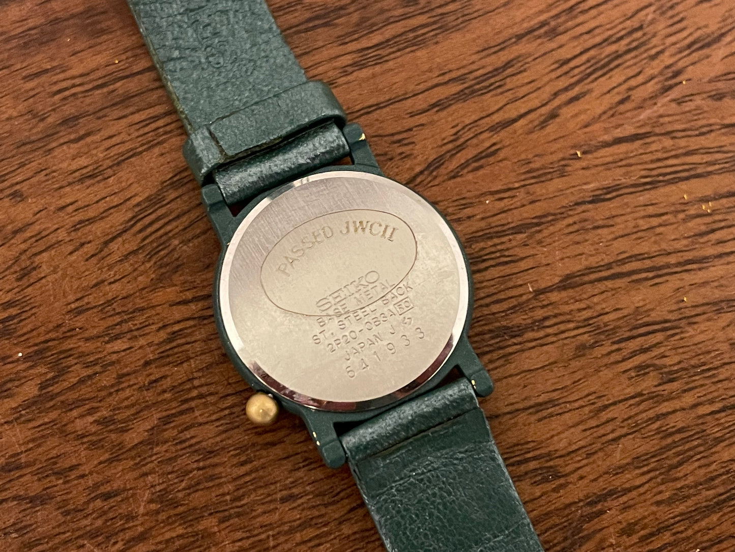 (1996) Seiko 2P20-0B3A Quartz - green case and strap - small size (NOS)