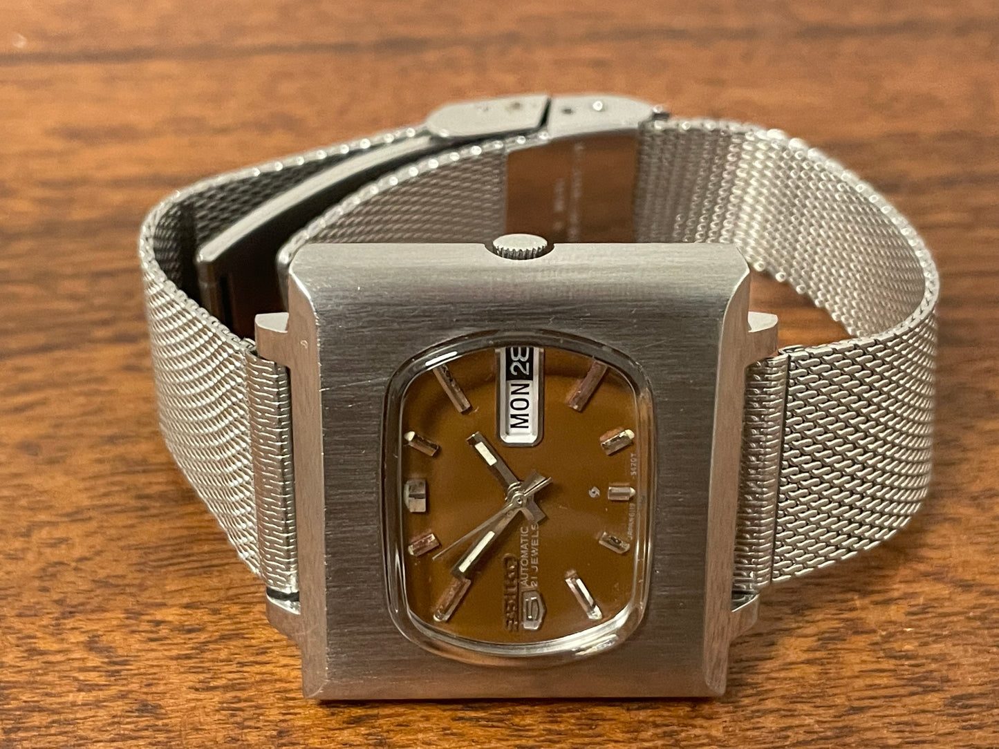 (1970) Seiko 5 Automatic 6119-5400 "TV" dial, square case with brown dial (serviced)