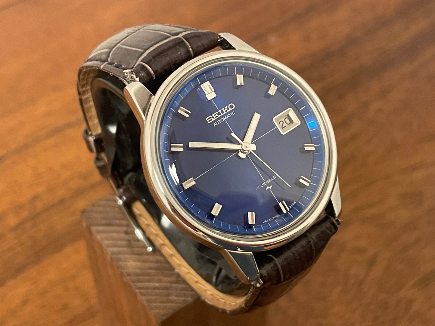 (1970) Seiko 7005-8070 blue sunburst cross dial (serviced)