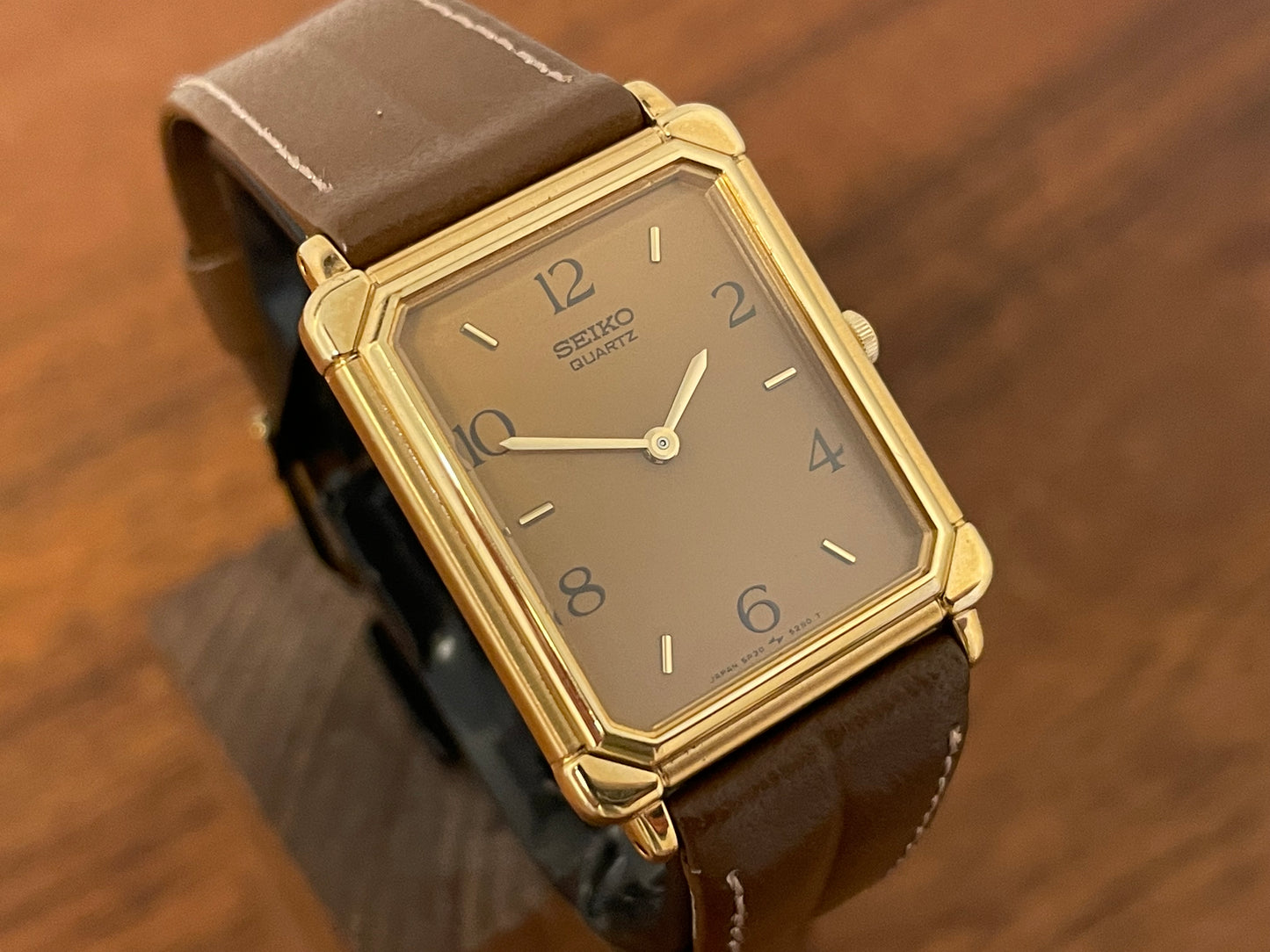 (1996) Seiko 5P30-5140 Quartz "Tank" dress watch - caramel dial w/ gold numerals/markers (NOS)