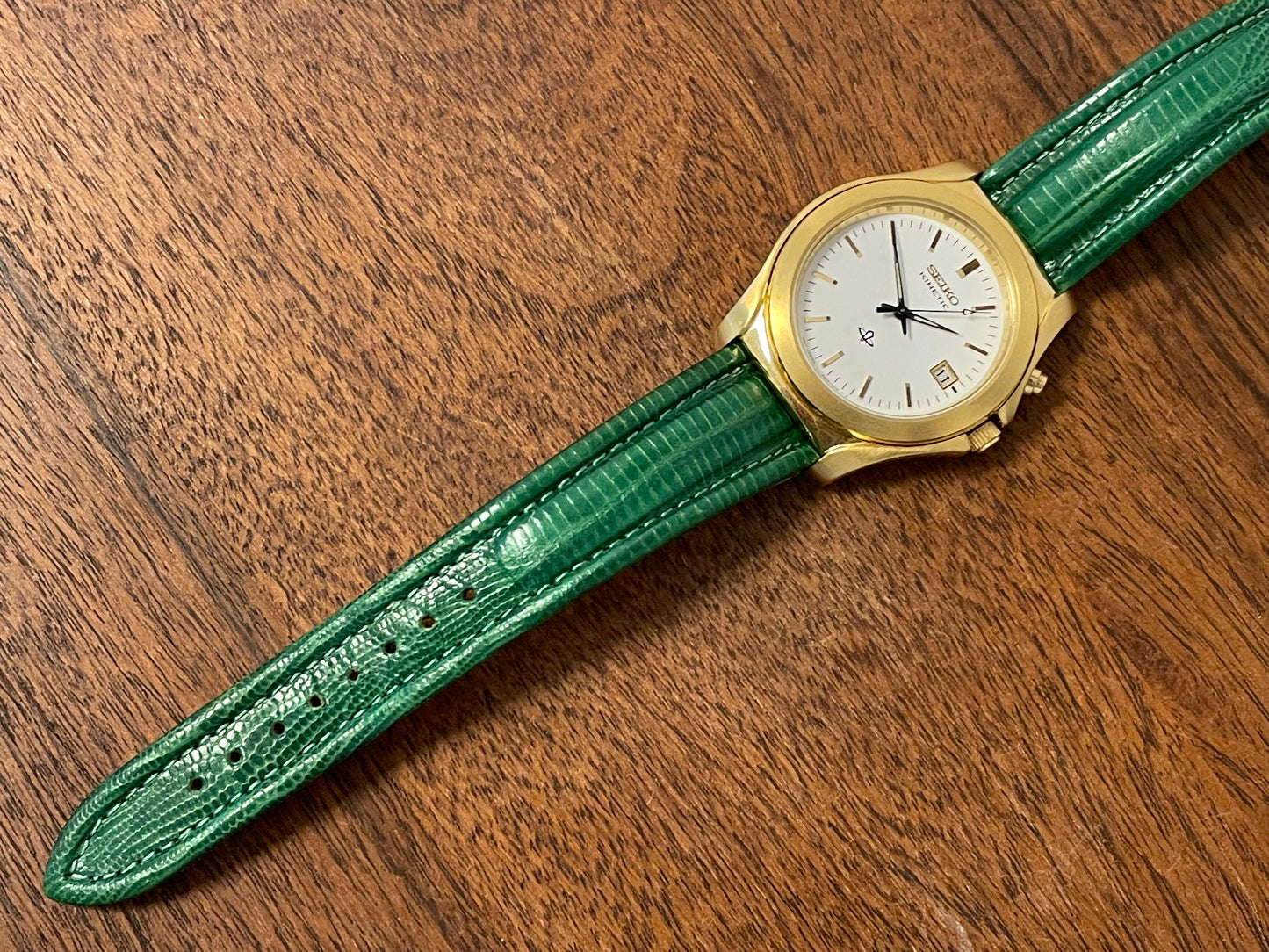 (1994) Seiko 5M22-7B00 Kinetic gold case - white dial w/ gold markers (NOS)