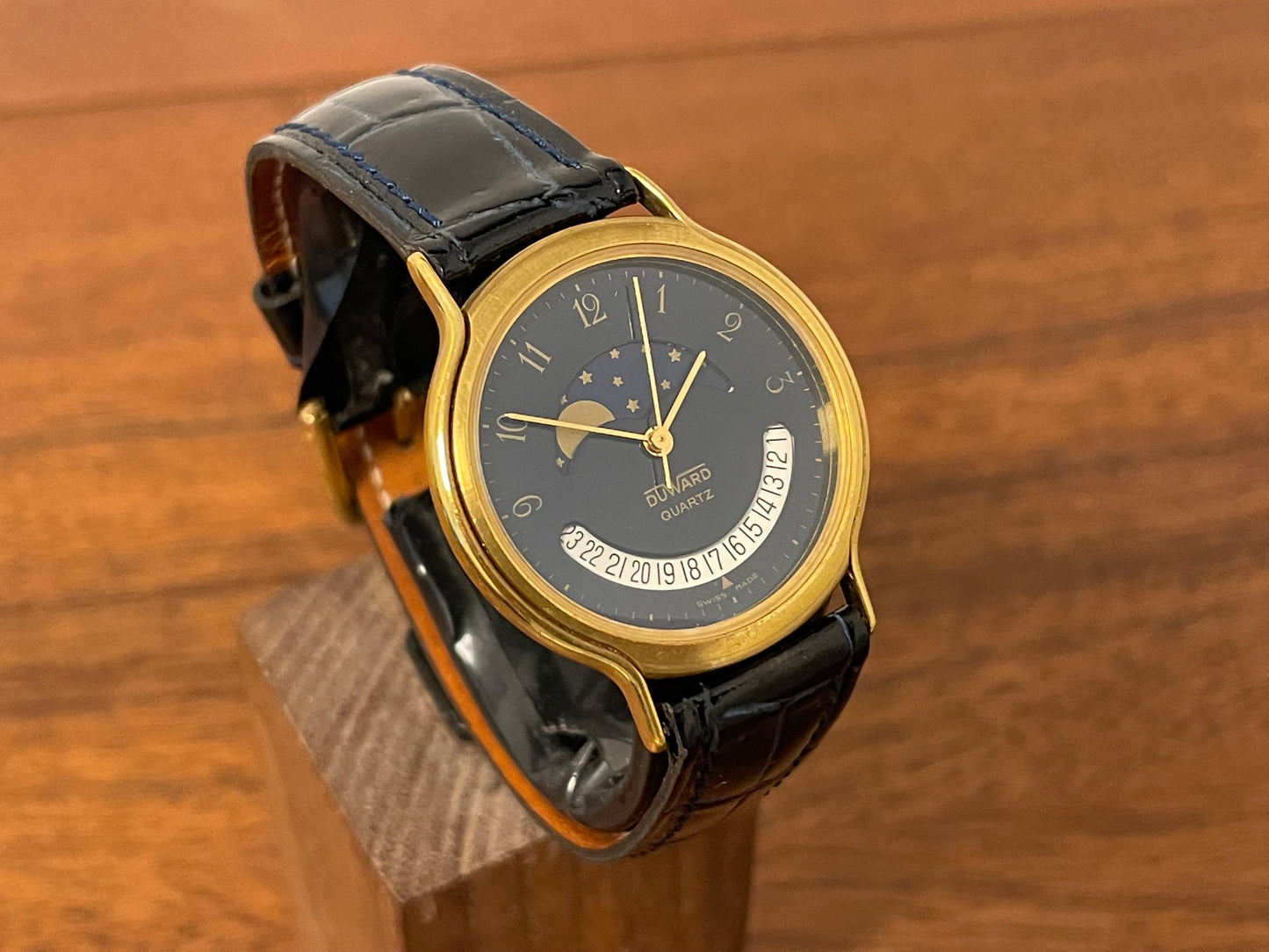 (1980s/1990s) Duward 66052 dress watch - dark blue dial w/ moon phase complication (NOS)