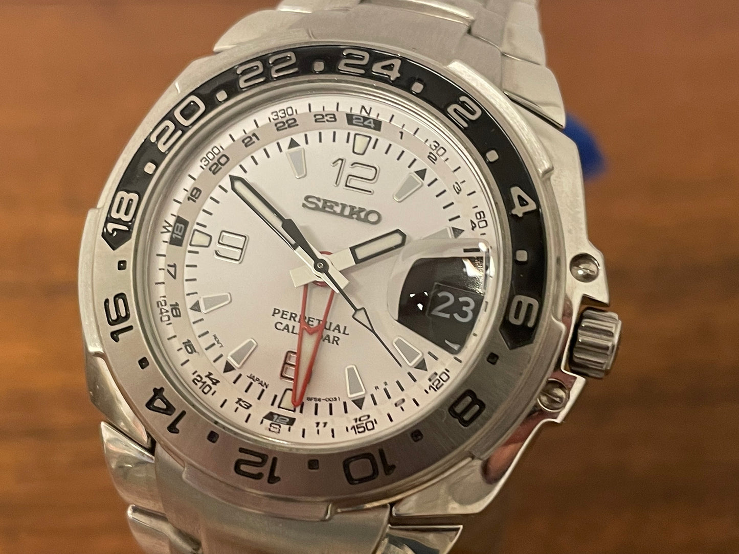 (1999) Seiko 8F56-0030 perpetual calendar GMT - white dial (NOS)