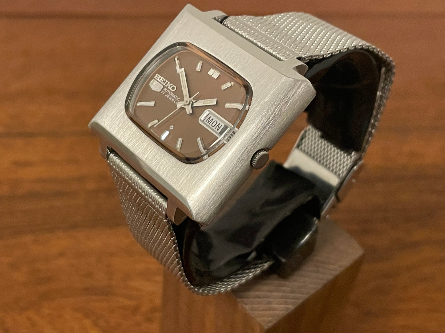 (1970) Seiko 5 Automatic 6119-5400 "TV" dial, square case with brown dial (serviced)