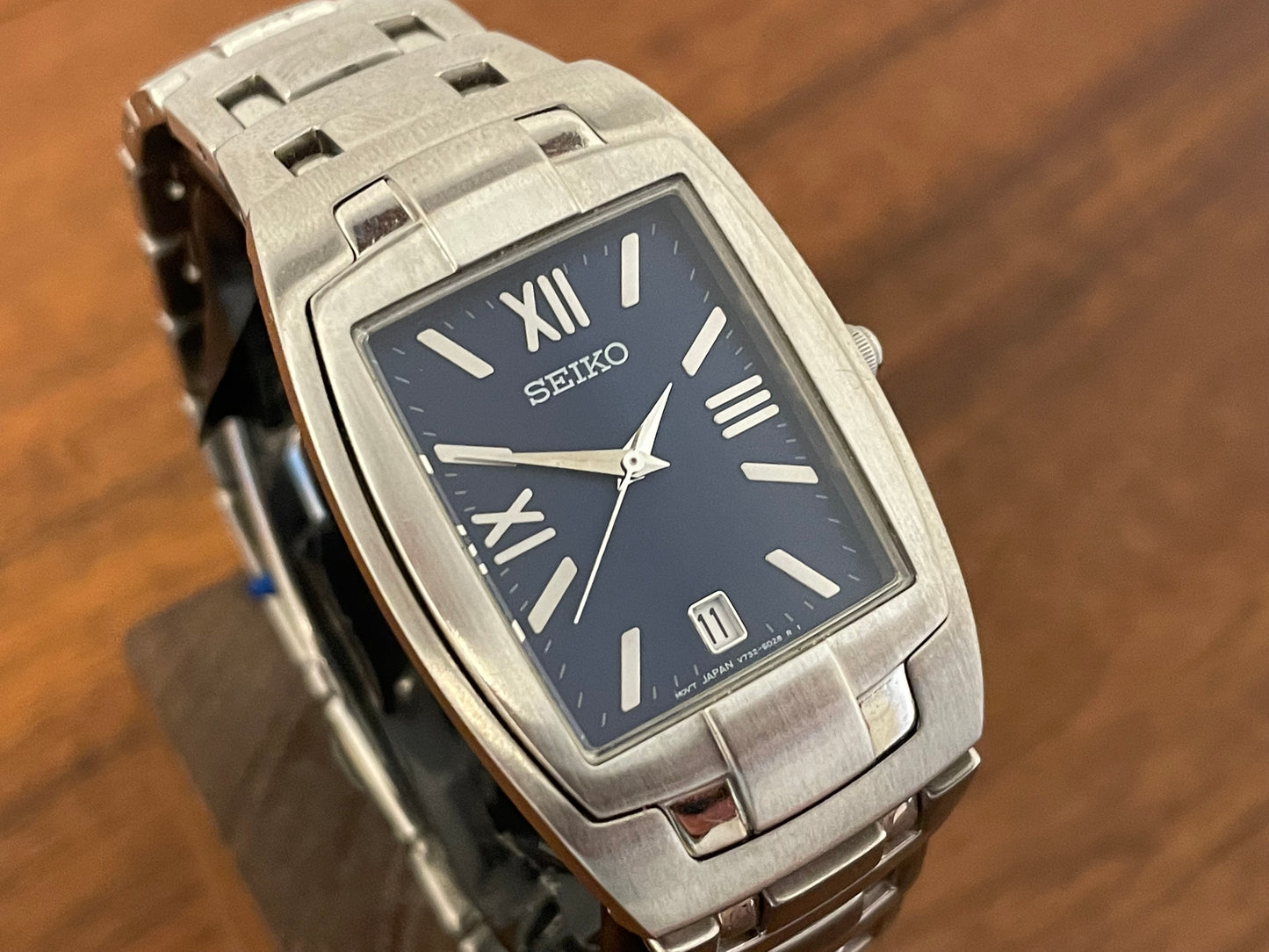 (1999) Seiko V732-5B70 "Tank" - integrated bracelet - blue sunburst dial w/ Roman numerals (NOS)