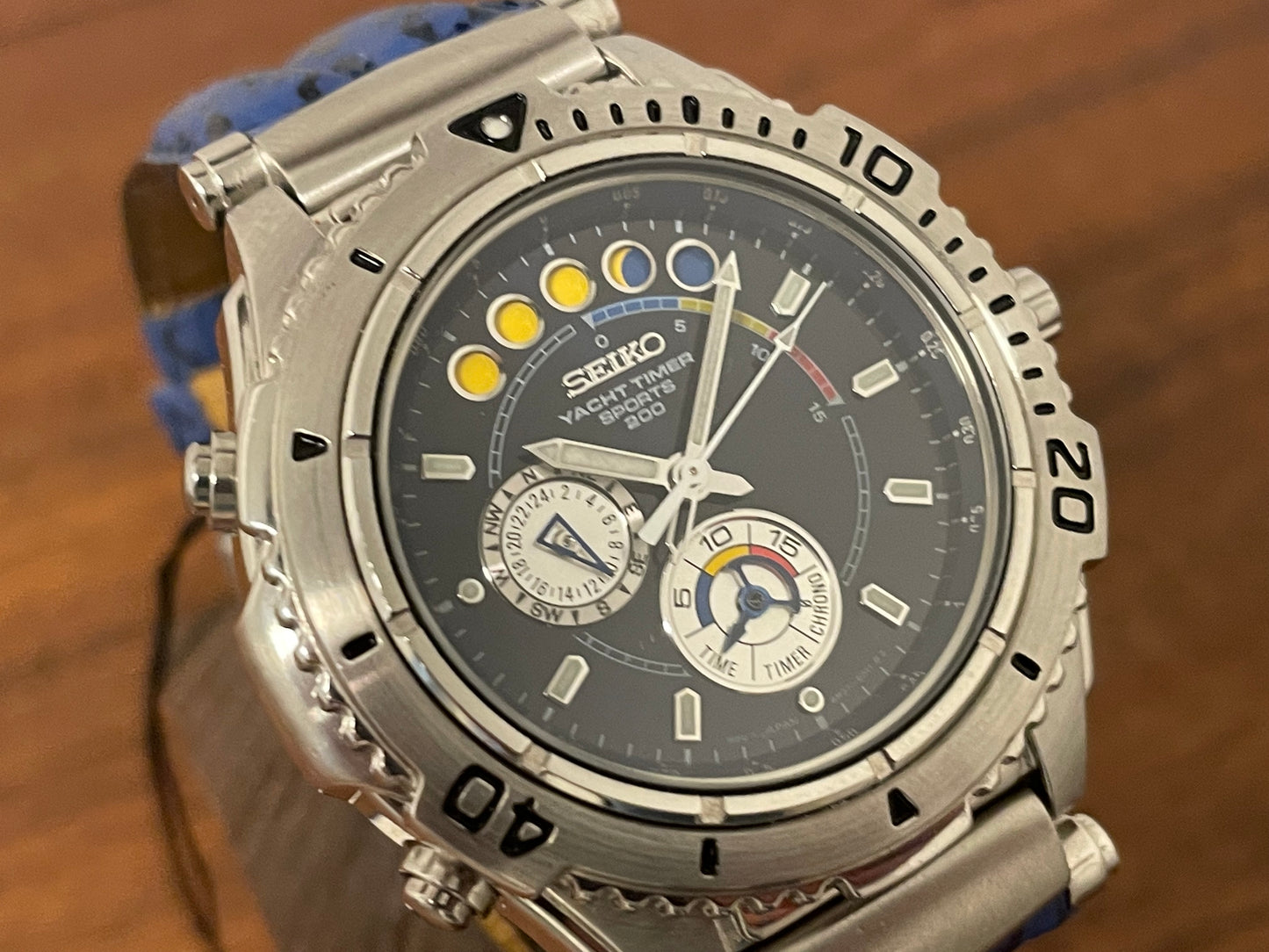 (1995) Seiko 6M37-6010 Yacht Timer "dancing hands" Sports 200 - blue sunburst dial (NOS)