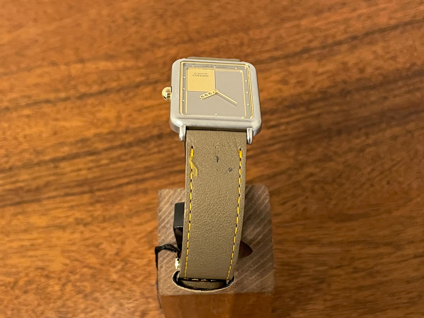 (1996) Seiko 5P30-5220 Quartz "Tank" dress watch - grey dial w/ gold square box (NOS)