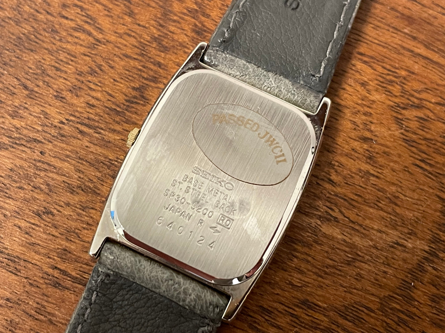 (1996) Seiko 5P30-5200 Quartz "Tank" dress watch - beige dial w/ Roman numerals (NOS)