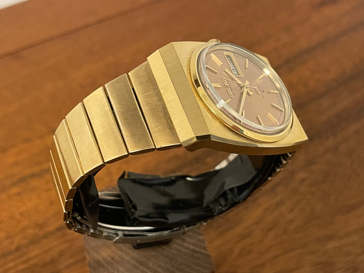 (1974) Seiko LM "Lord Matic" 5606-6020 - Gold plated case & aubergine sunburst dial (mint + serviced)