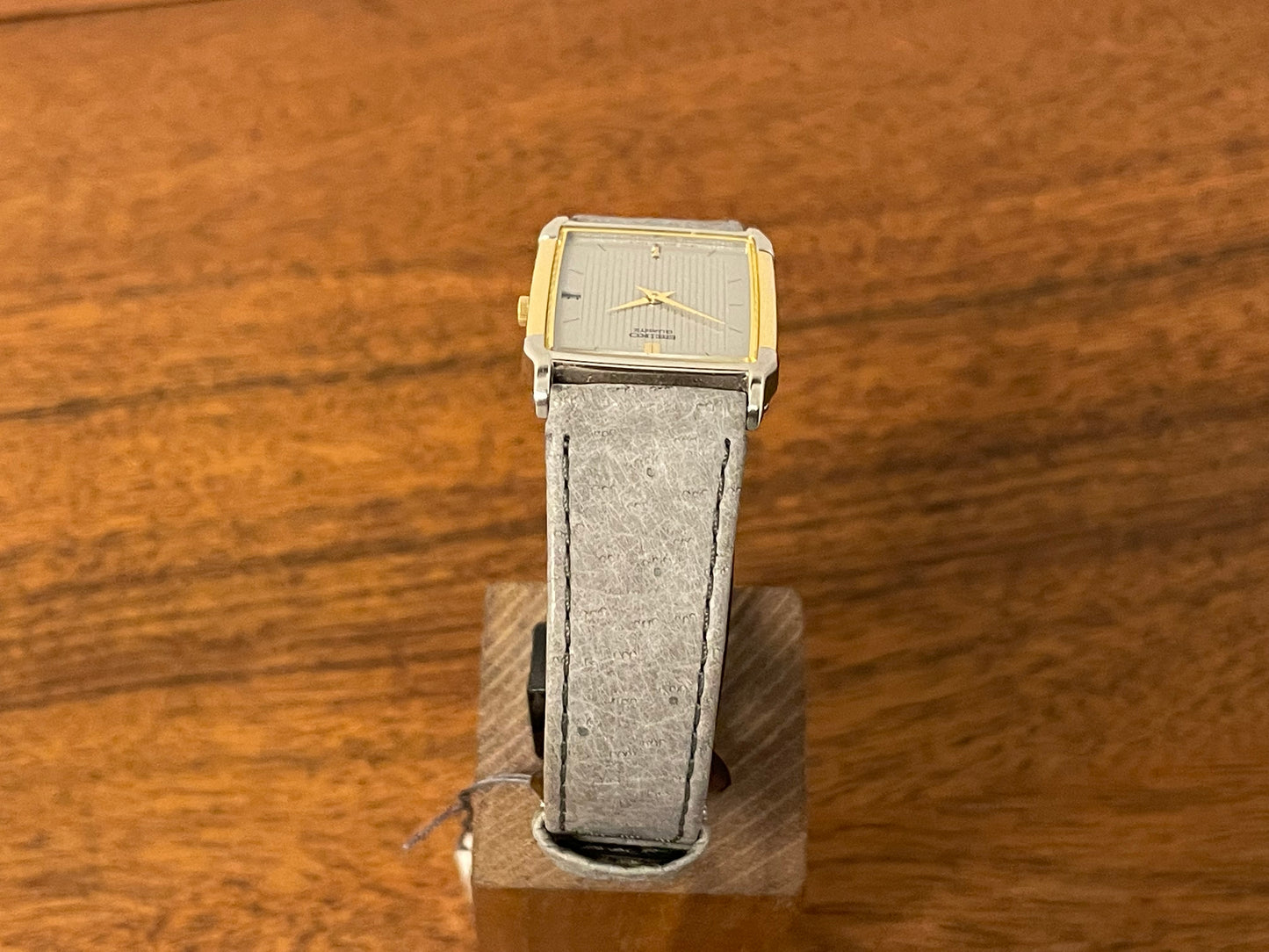 (1996) Seiko 5P39-5000 Quartz "Tank" dress watch - grey diamond dust dial w/ vertical lines (NOS)