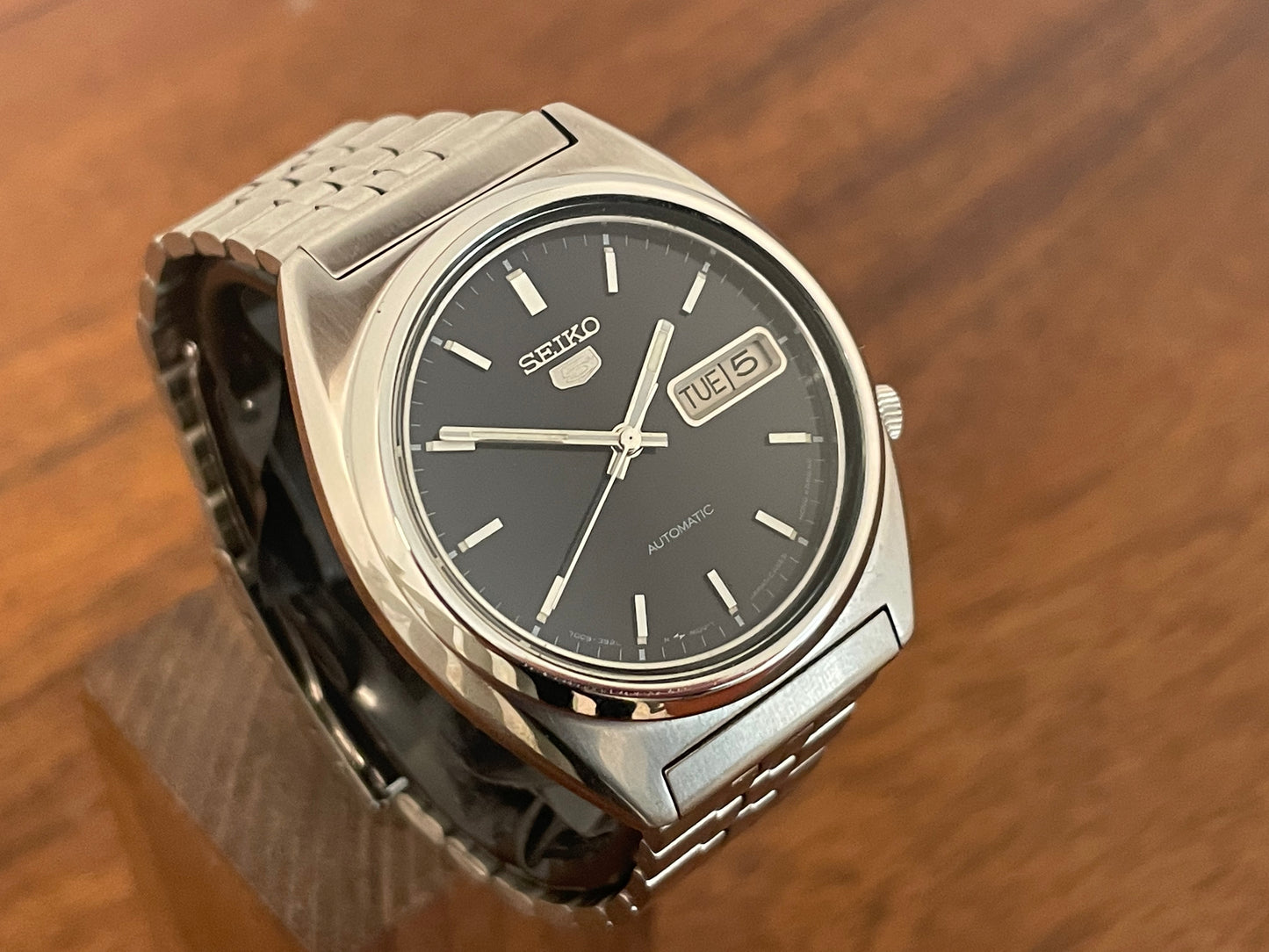 (1985) Seiko 5 Automatic 7009-8331 with dark blue dial (serviced)