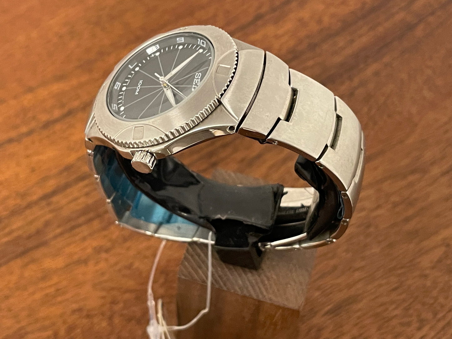 (2001) Seiko 7N42-6C50 diver - black cross line dial with white Arabic numerals (NOS)