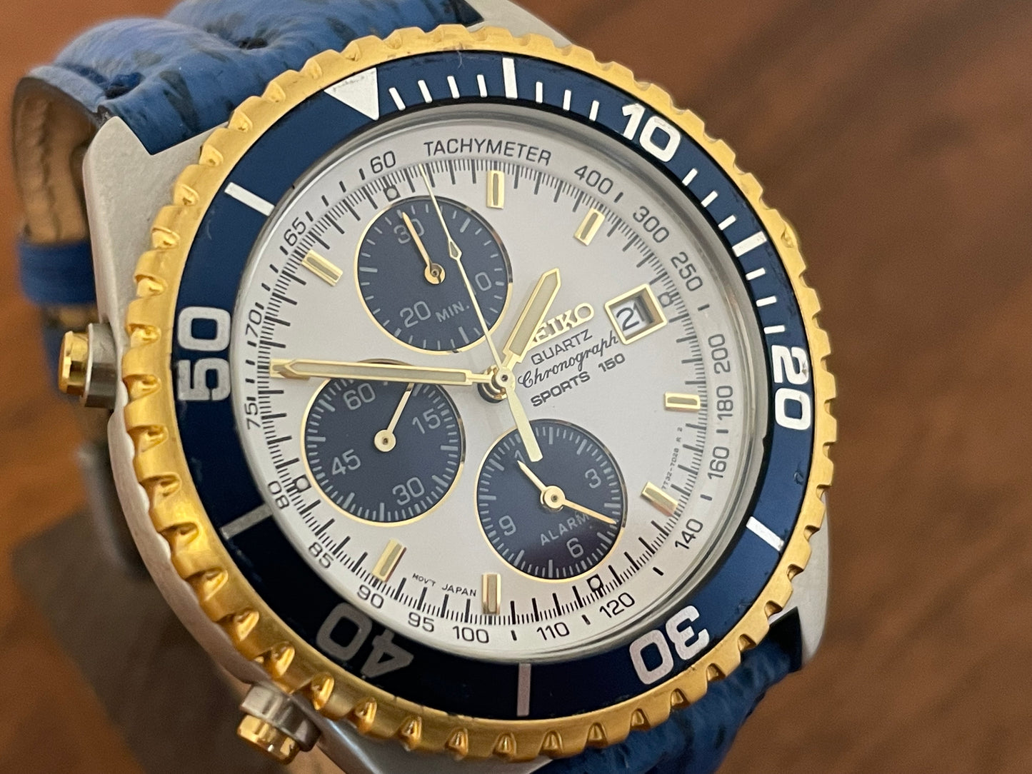 (1994) Seiko 7T32-7020 Quartz chronograph Sports 150 - white dial w/ blue subdials (NOS)