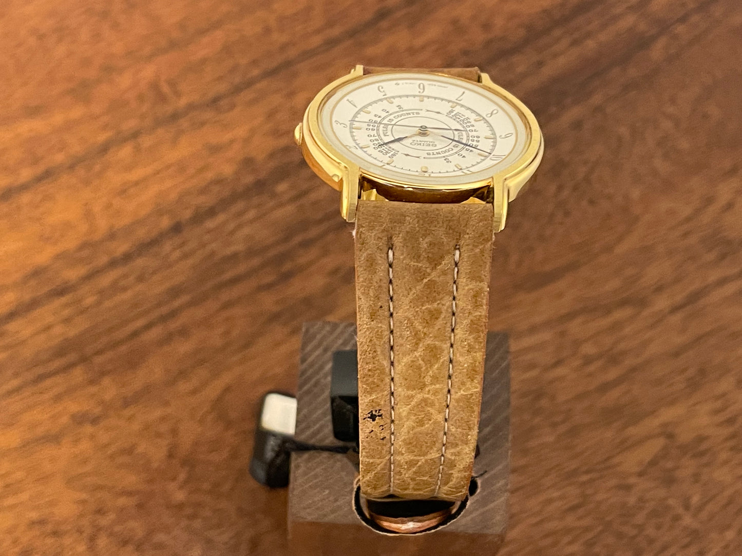 (1989) Seiko 5S21-7A10 Quartz medial pulsation - cream dial w/ gold Arabic numerals (NOS)