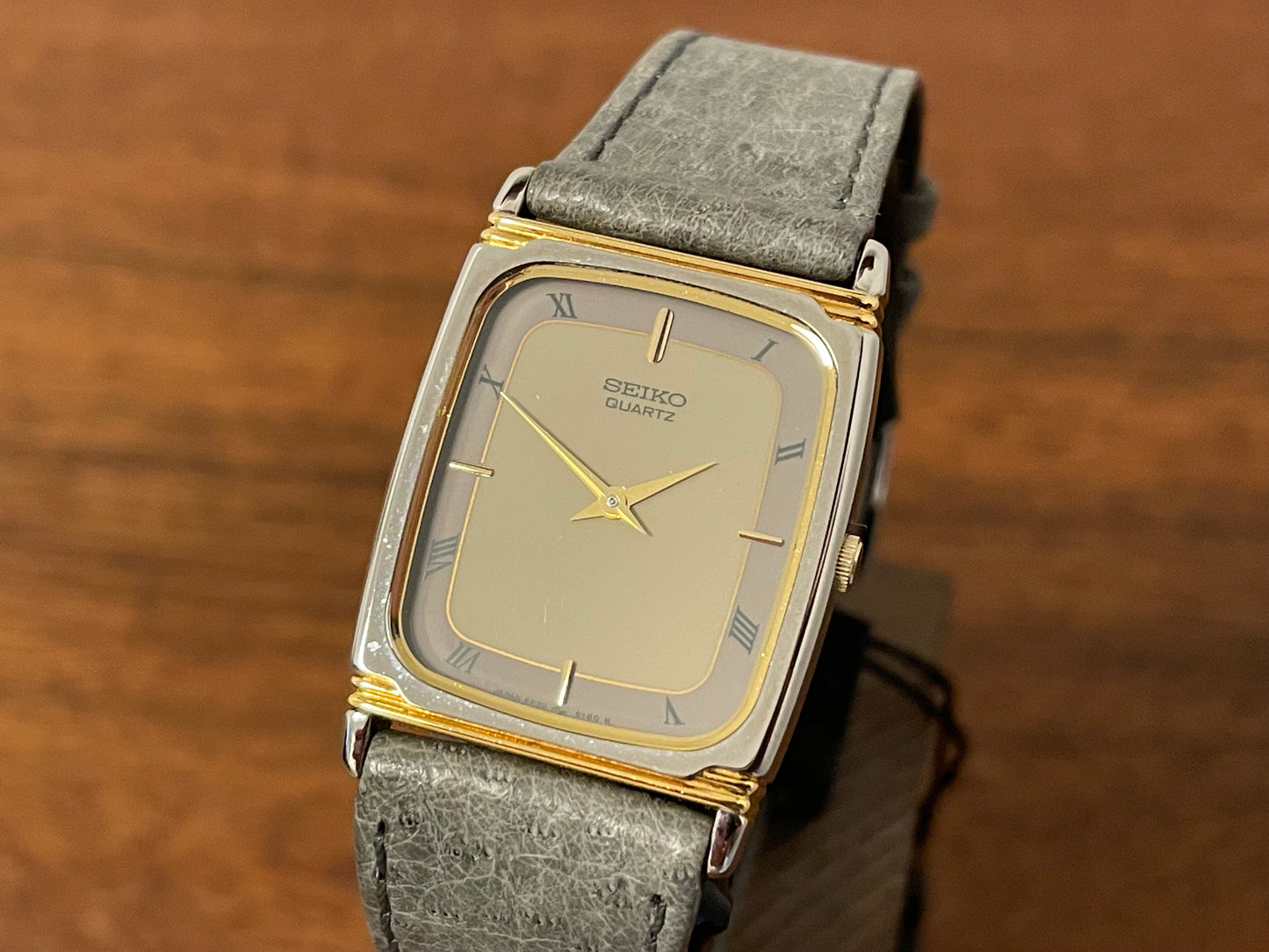 (1996) Seiko 5P30-5200 Quartz "Tank" dress watch - beige dial w/ Roman numerals (NOS)