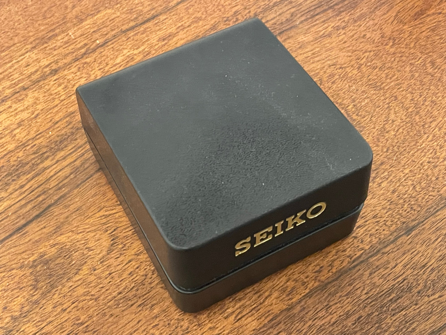 (1988) Seiko 7123-9000 SQ gold colored case with integrated bracelet (serviced)
