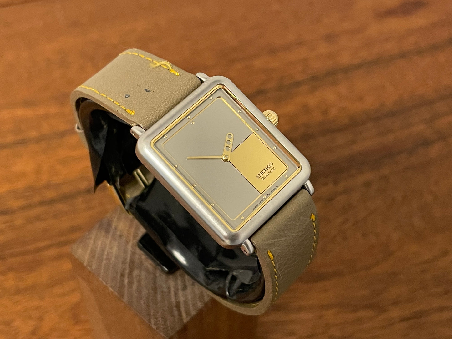 (1996) Seiko 5P30-5220 Quartz "Tank" dress watch - grey dial w/ gold square box (NOS)