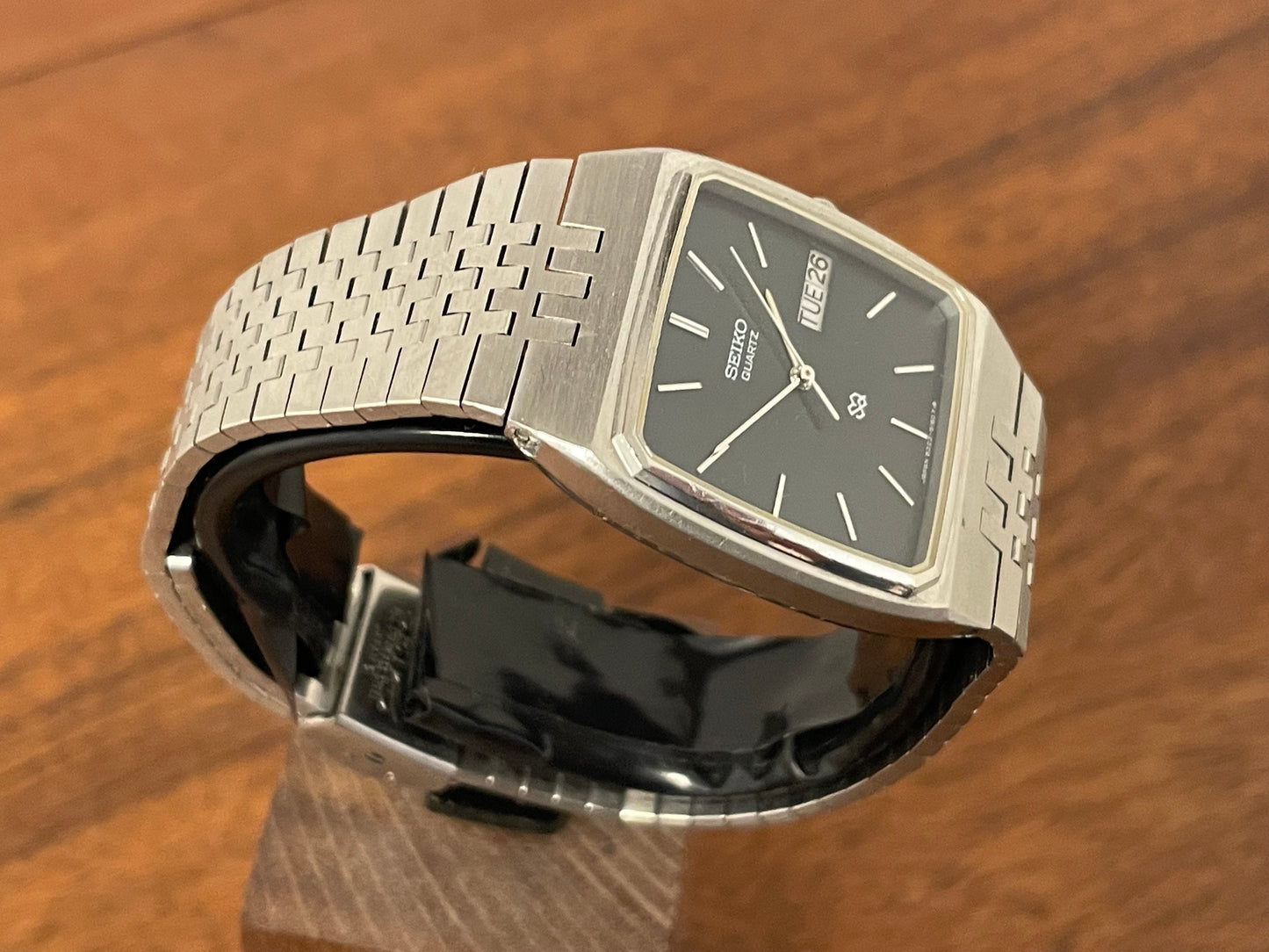 (1989) Seiko 8223-5160 Quartz SQ "TV dial" (serviced)