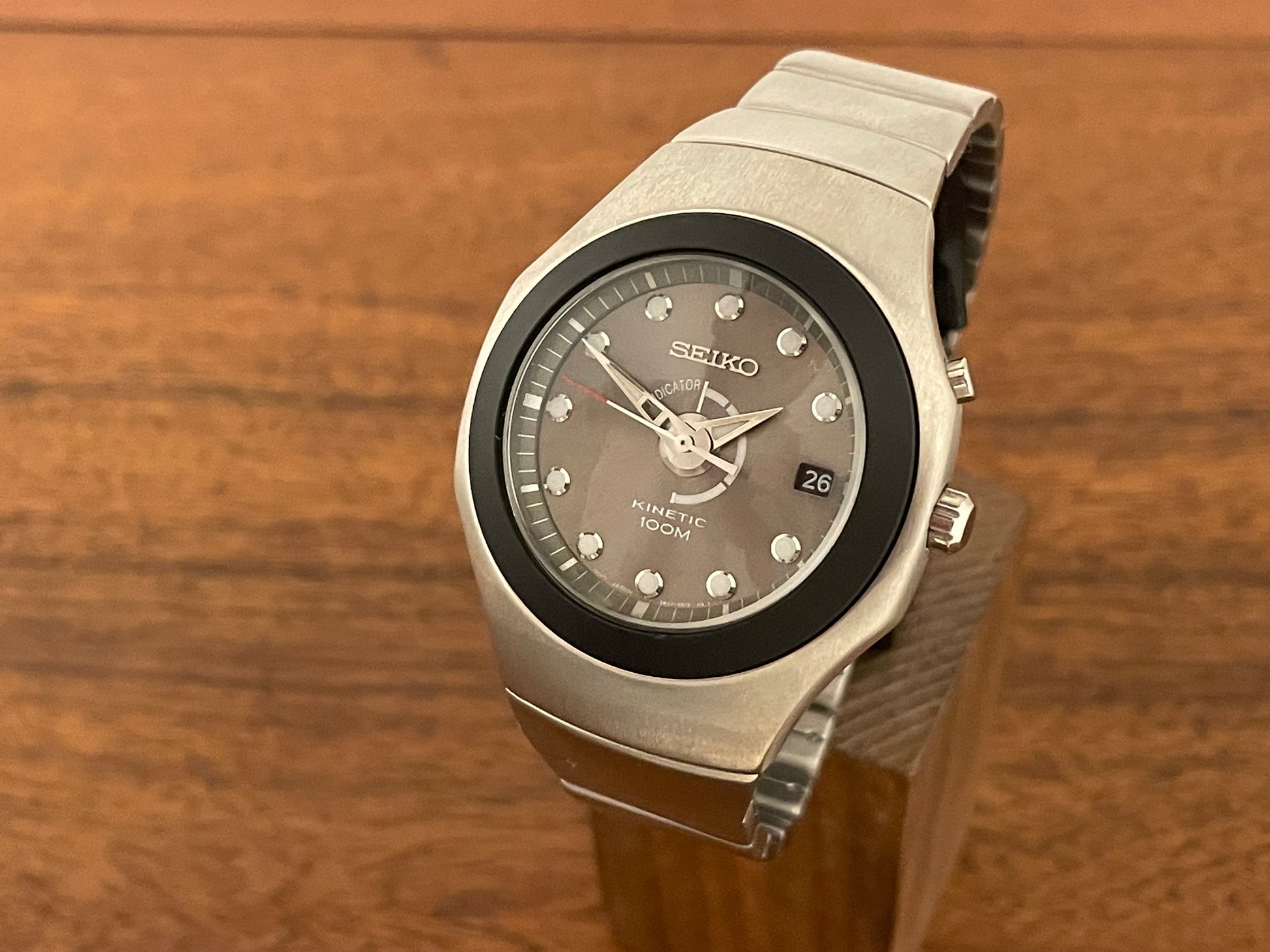 New old stock Seiko 5M62-0B60 Kinetic 100m black bezel from 2000