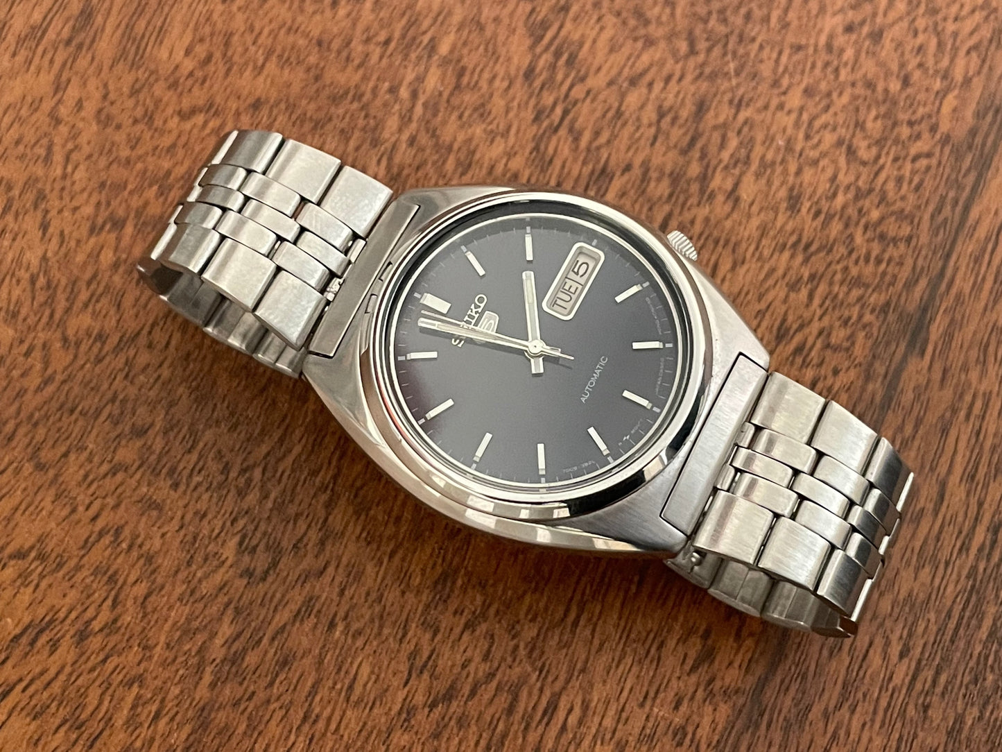 (1985) Seiko 5 Automatic 7009-8331 with dark blue dial (serviced)