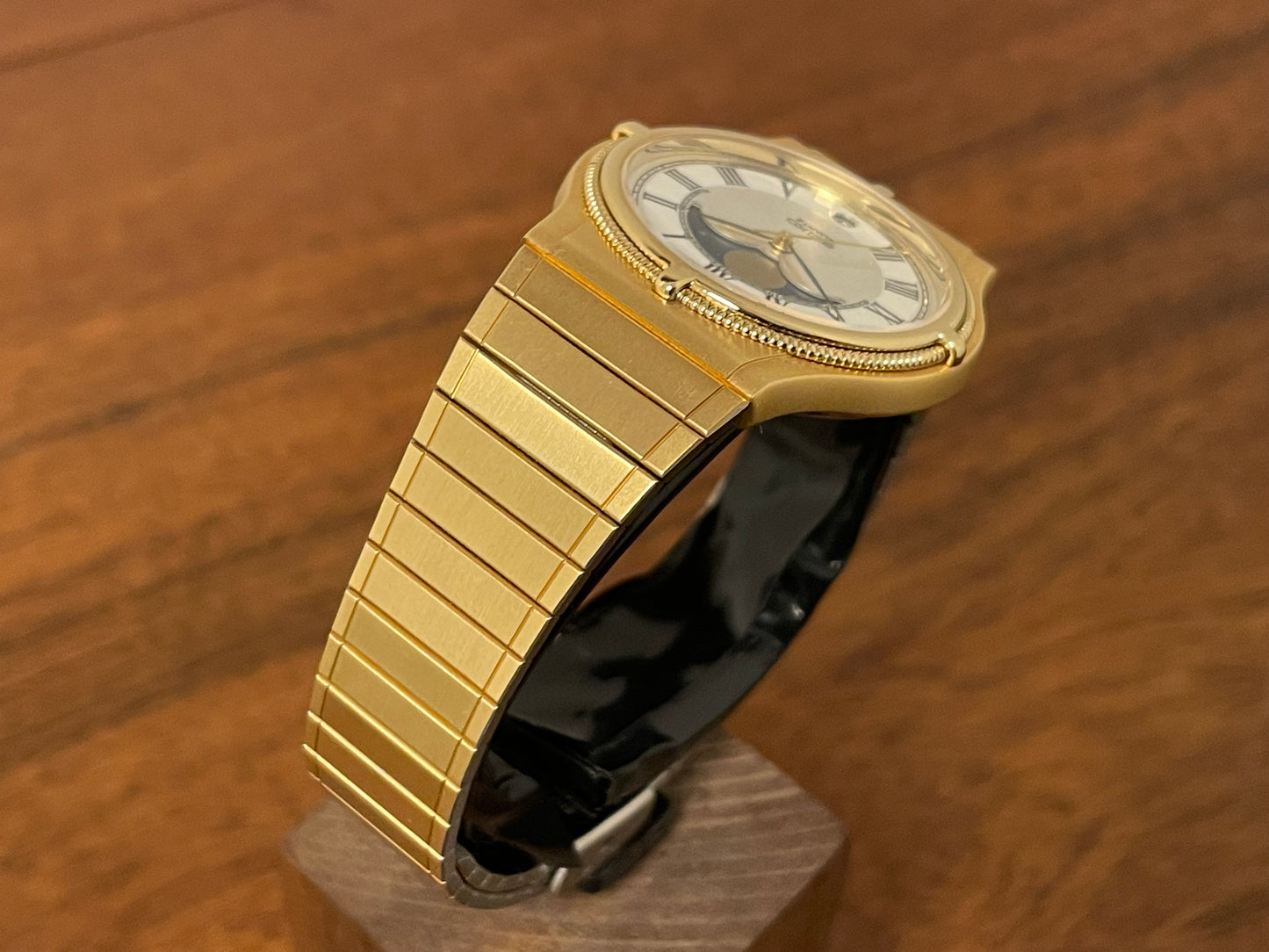 (1985) Seiko 7434-6010 gold colored dress watch with moon phase (NOS)