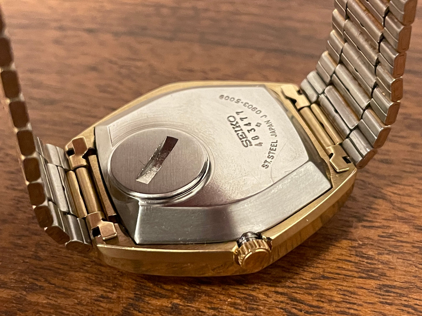 (1984) Seiko 0903-5009 SQ 4004 gold - hexagon case & diamond dust dial" (Mint + serviced)