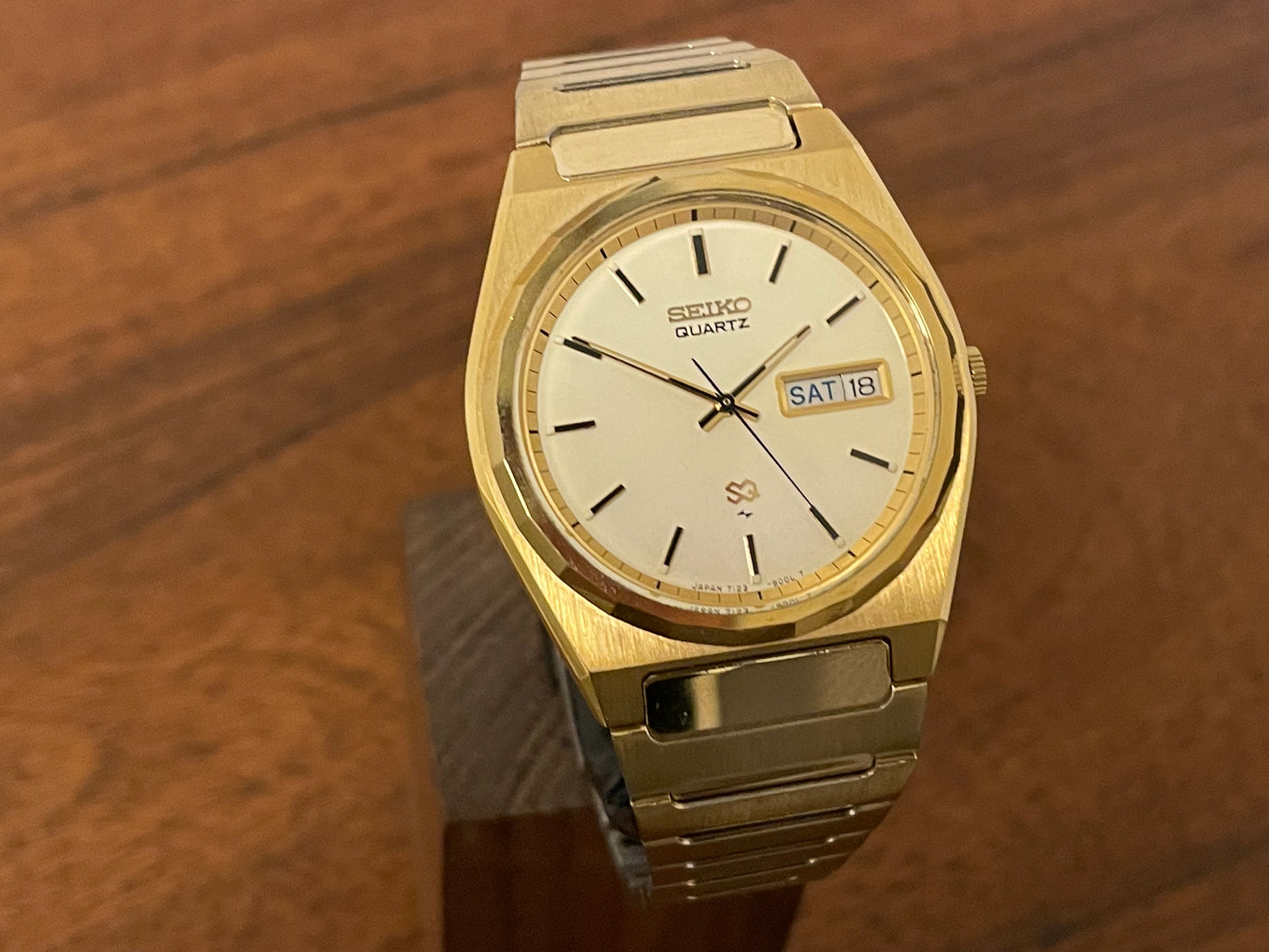 (1988) Seiko 7123-9000 SQ gold colored case with integrated bracelet (serviced)
