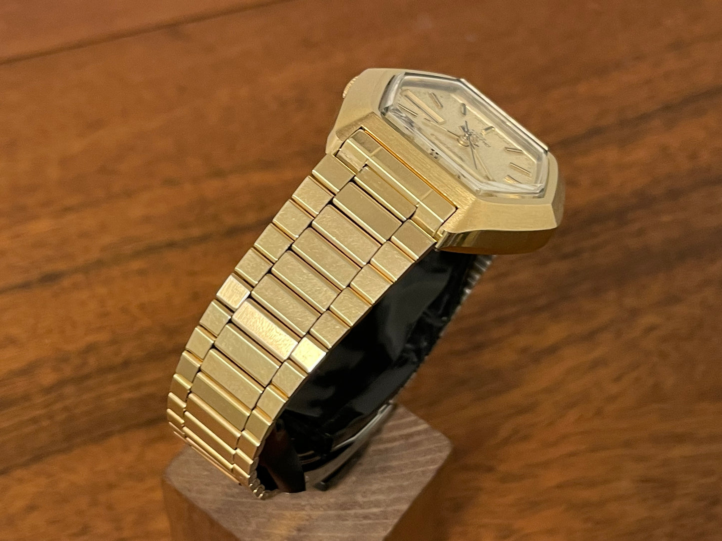 (1984) Seiko 0903-5009 SQ 4004 gold - hexagon case & diamond dust dial" (Mint + serviced)