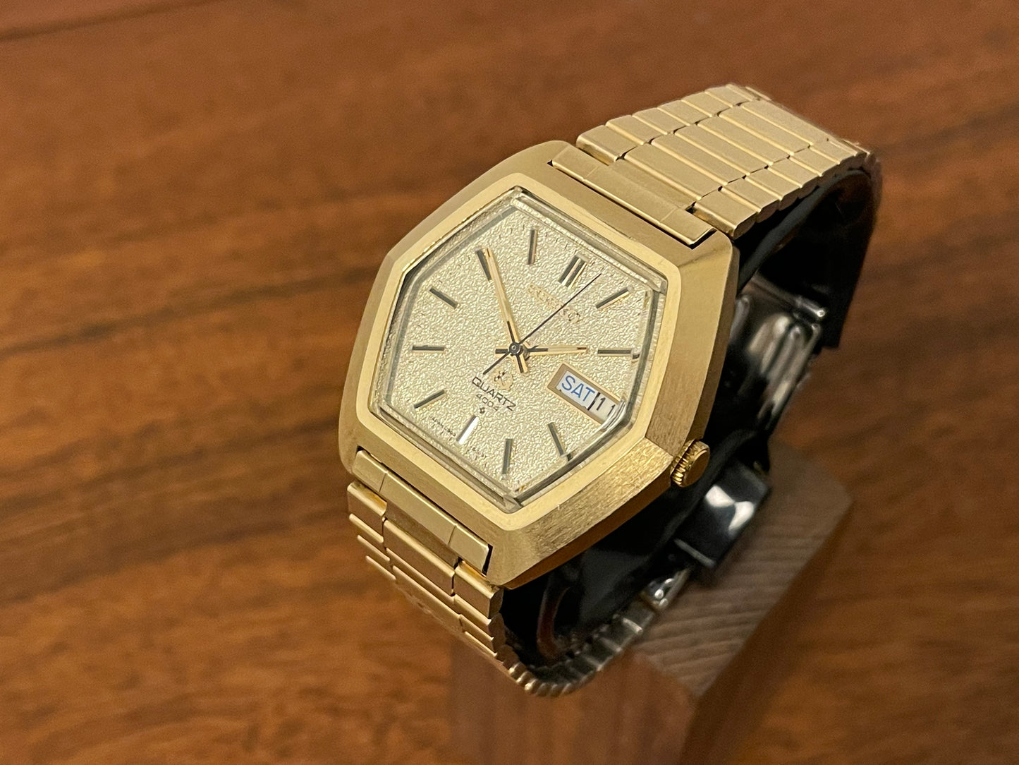 (1984) Seiko 0903-5009 SQ 4004 gold - hexagon case & diamond dust dial" (Mint + serviced)