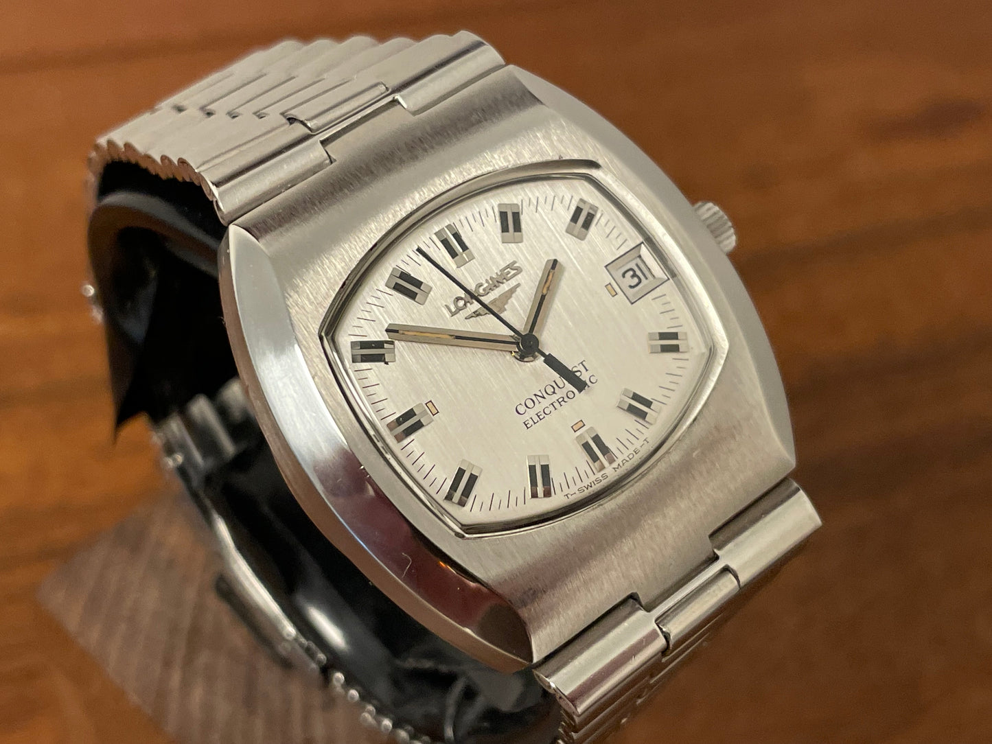 (1970s) Longines Conquest Electronic /w unmarked movement cal. 9154 - silver brushed dial (serviced)